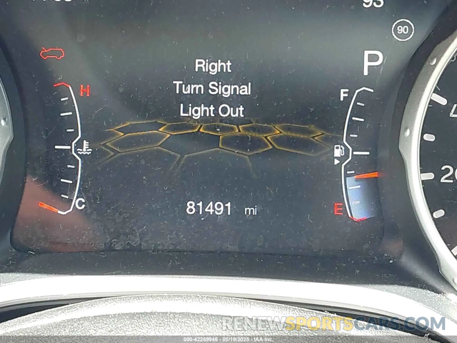 15 Photograph of a damaged car 3C4NJCBB3KT832263 JEEP COMPASS 2019