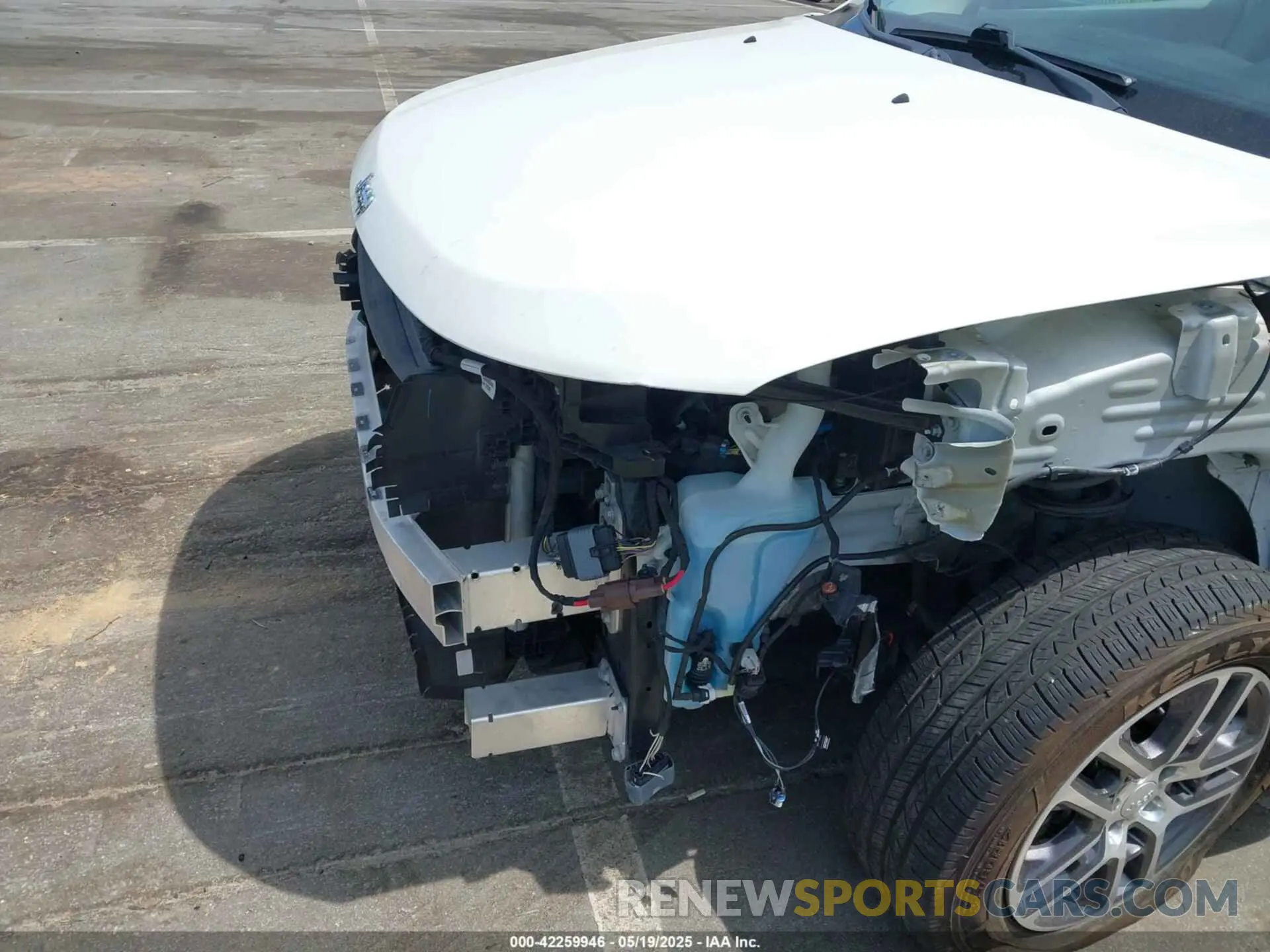 6 Photograph of a damaged car 3C4NJCBB3KT832263 JEEP COMPASS 2019