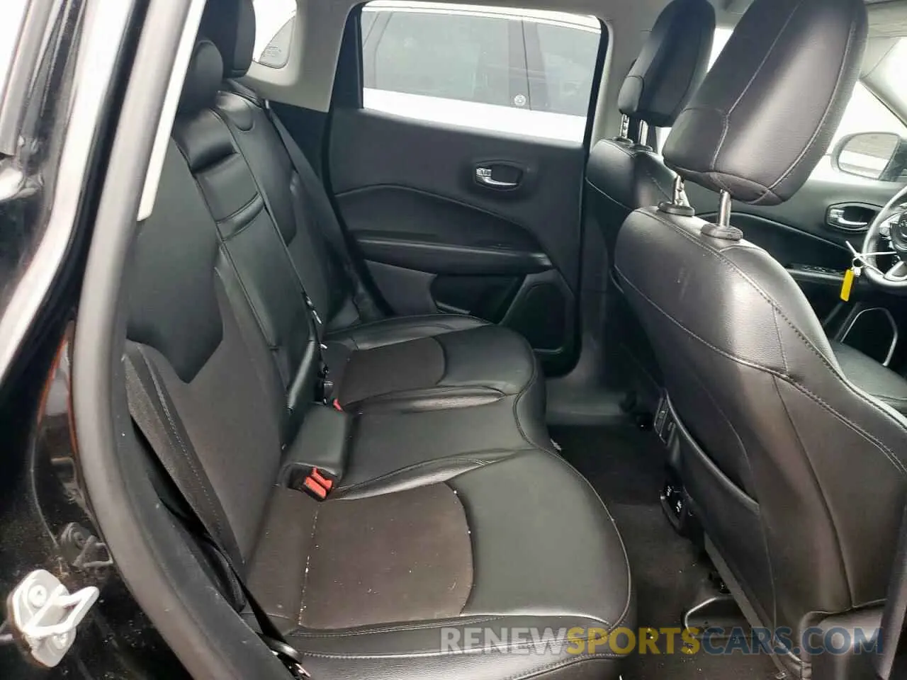 11 Photograph of a damaged car 3C4NJCBB4KT613022 JEEP COMPASS 2019