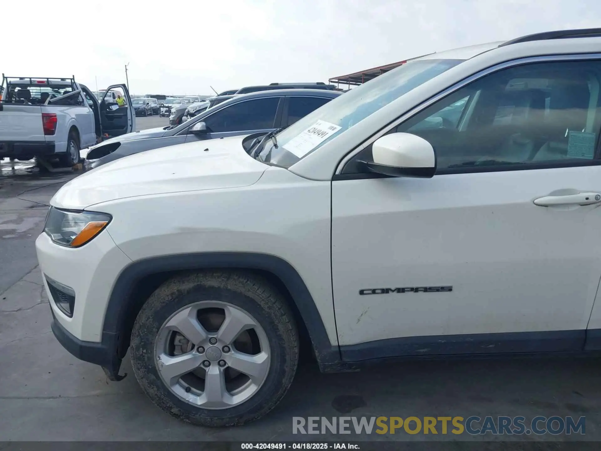 12 Фотография поврежденного автомобиля 3C4NJCBB4KT616437 JEEP COMPASS 2019