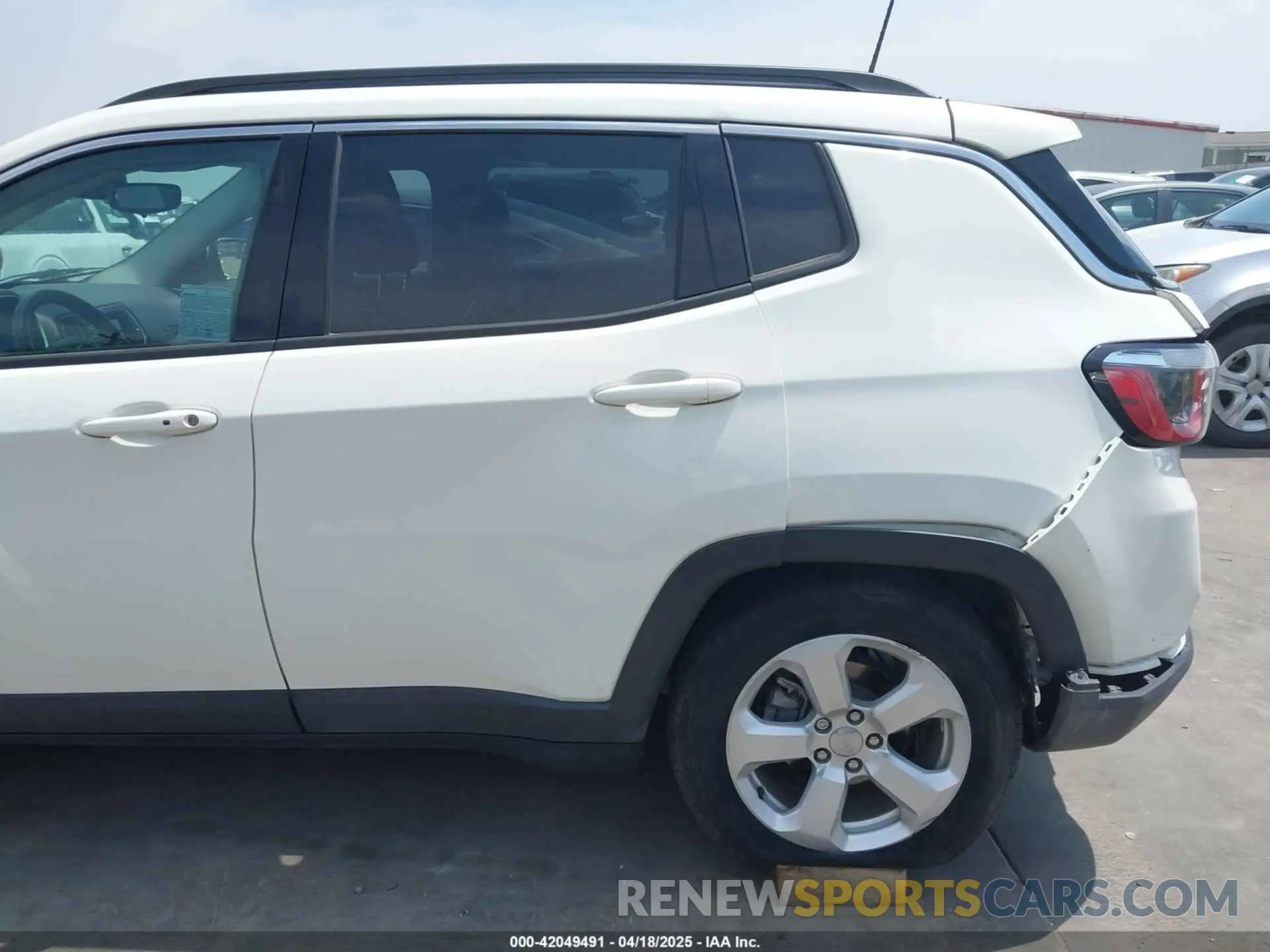 19 Фотография поврежденного автомобиля 3C4NJCBB4KT616437 JEEP COMPASS 2019