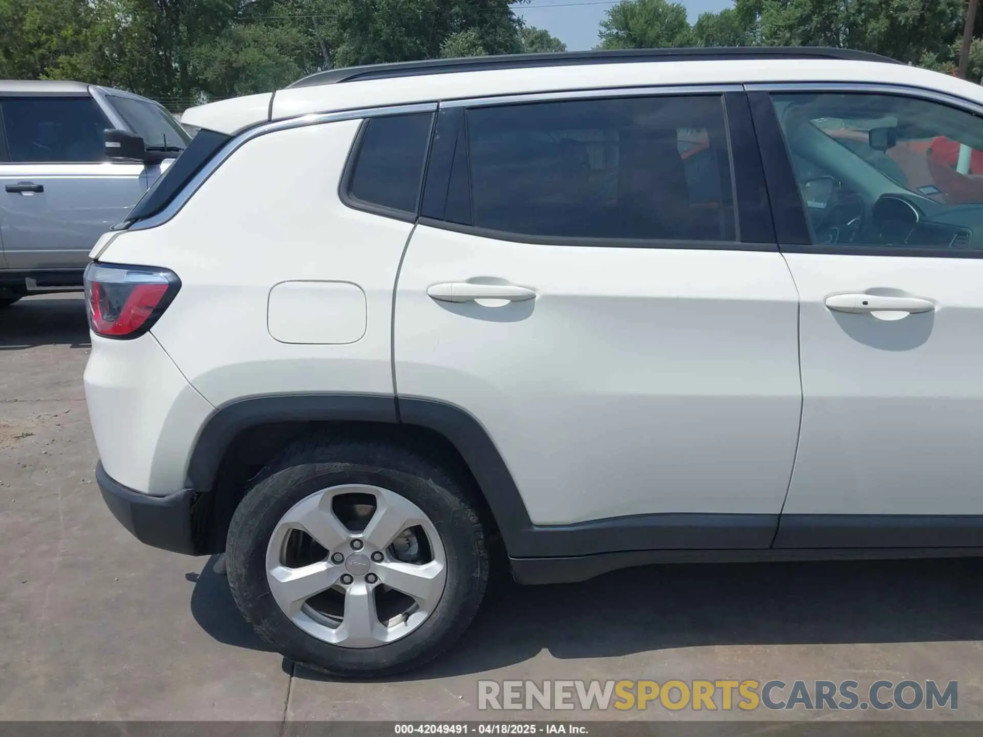 20 Фотография поврежденного автомобиля 3C4NJCBB4KT616437 JEEP COMPASS 2019