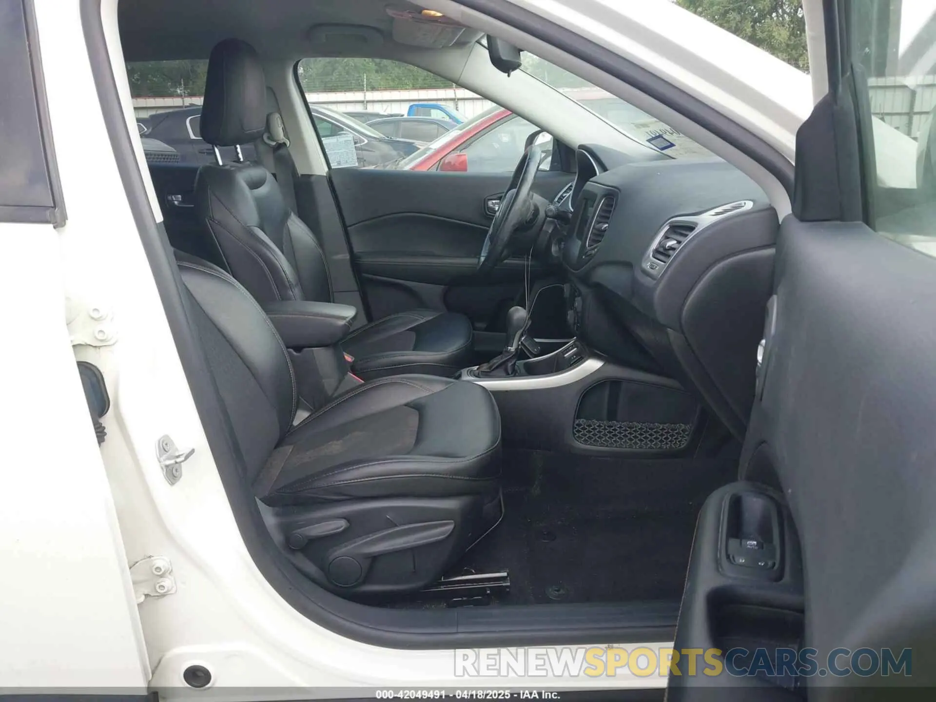 5 Фотография поврежденного автомобиля 3C4NJCBB4KT616437 JEEP COMPASS 2019