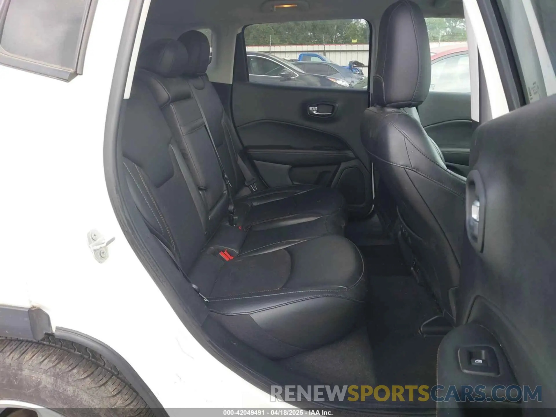 8 Фотография поврежденного автомобиля 3C4NJCBB4KT616437 JEEP COMPASS 2019