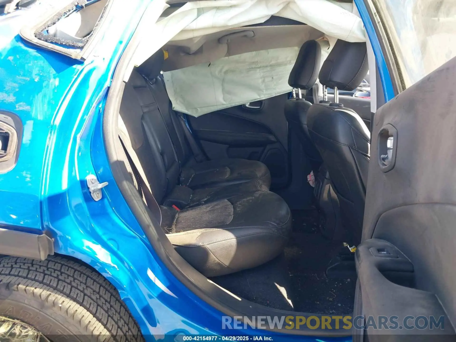 8 Фотография поврежденного автомобиля 3C4NJCBB4KT667615 JEEP COMPASS 2019