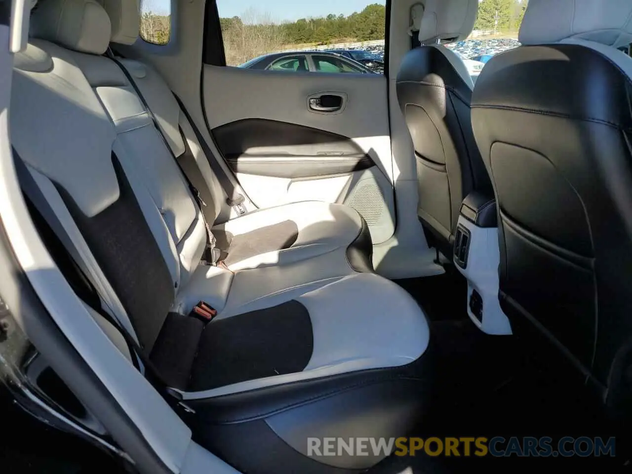 11 Фотография поврежденного автомобиля 3C4NJCBB4KT726100 JEEP COMPASS 2019