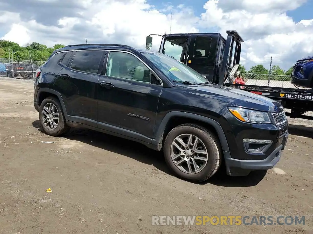 4 Photograph of a damaged car 3C4NJCBB4KT832286 JEEP COMPASS 2019