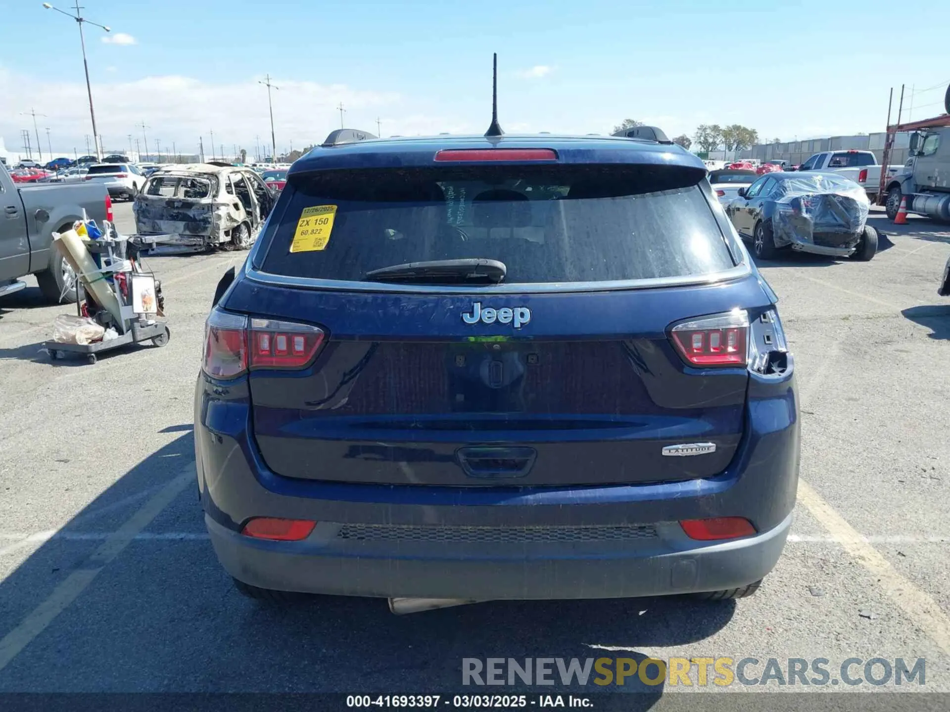 17 Photograph of a damaged car 3C4NJCBB4KT844258 JEEP COMPASS 2019