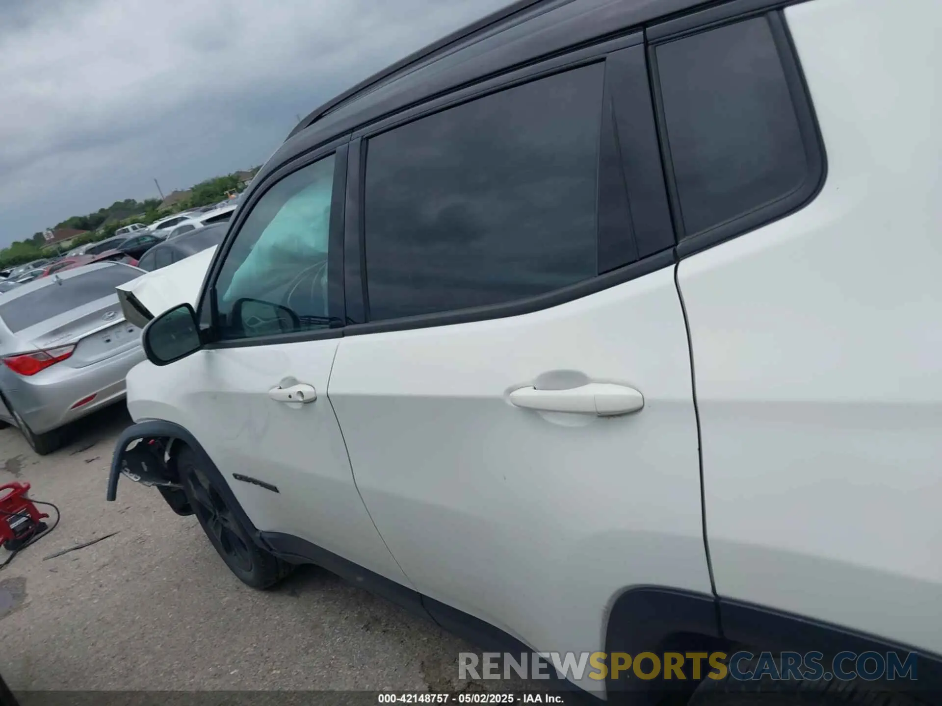 14 Фотография поврежденного автомобиля 3C4NJCBB5KT615720 JEEP COMPASS 2019