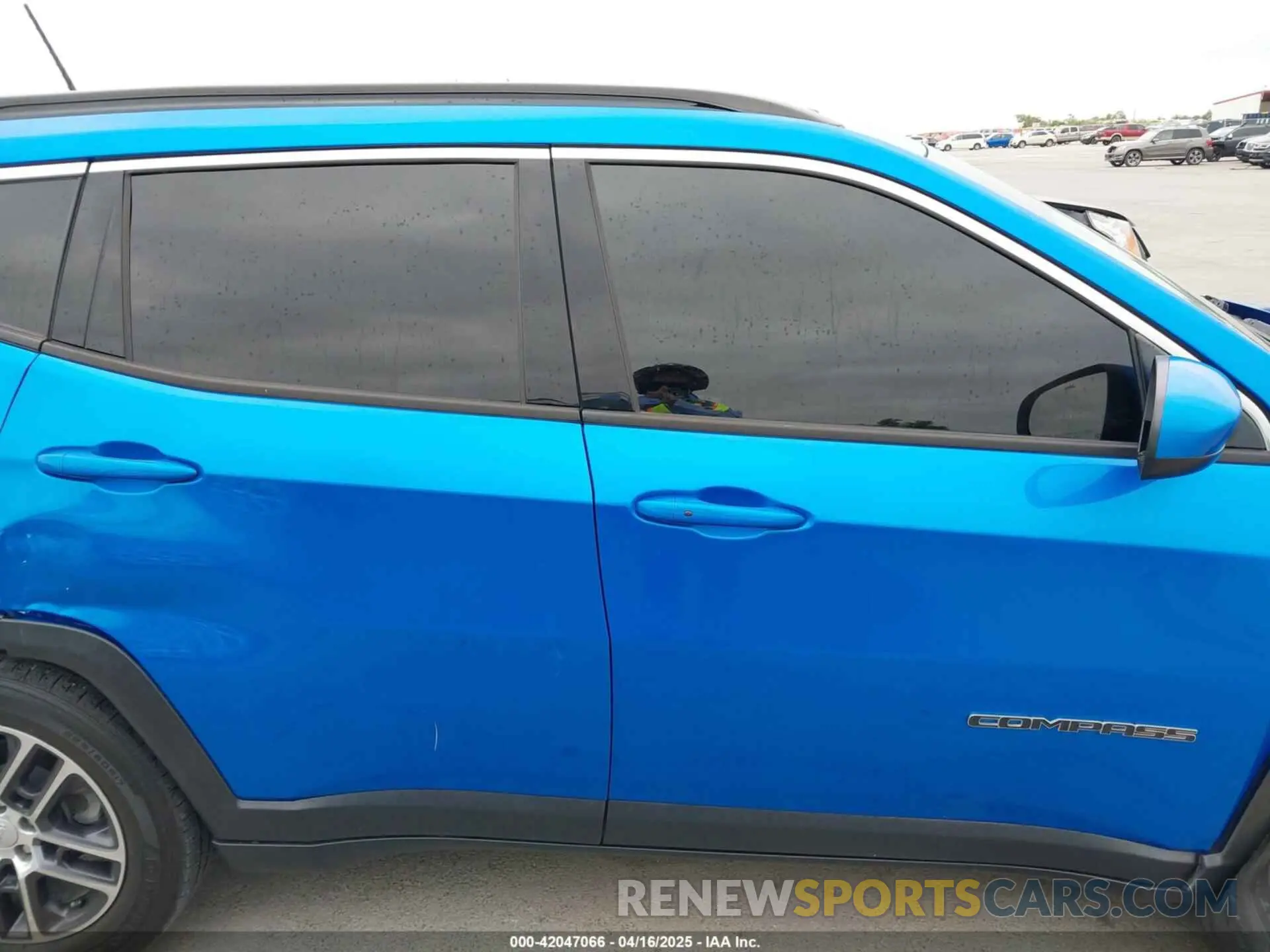 13 Photograph of a damaged car 3C4NJCBB5KT782420 JEEP COMPASS 2019