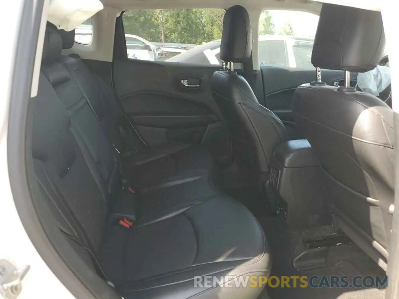 11 Photograph of a damaged car 3C4NJCBB6KT782474 JEEP COMPASS 2019