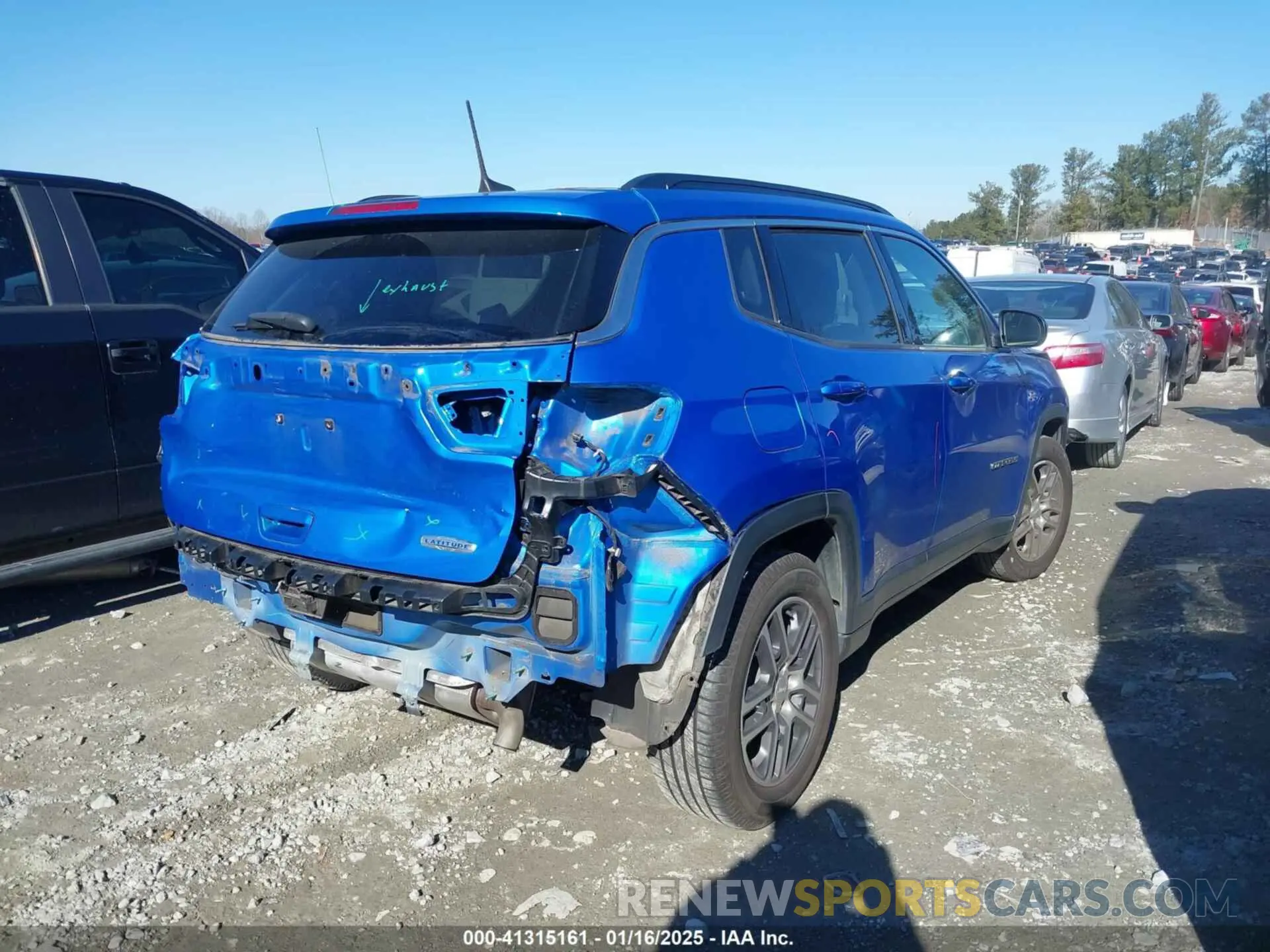 4 Photograph of a damaged car 3C4NJCBB6KT802481 JEEP COMPASS 2019