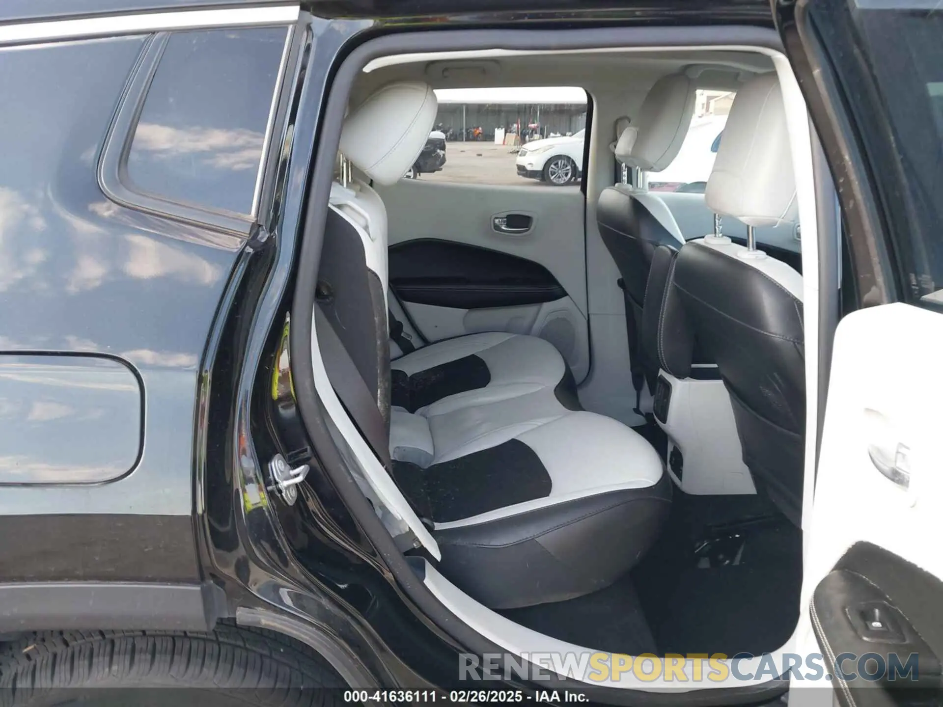 8 Фотография поврежденного автомобиля 3C4NJCBB7KT706519 JEEP COMPASS 2019