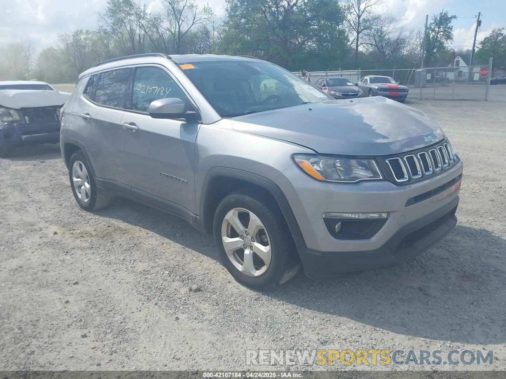 1 Фотография поврежденного автомобиля 3C4NJCBB7KT742453 JEEP COMPASS 2019