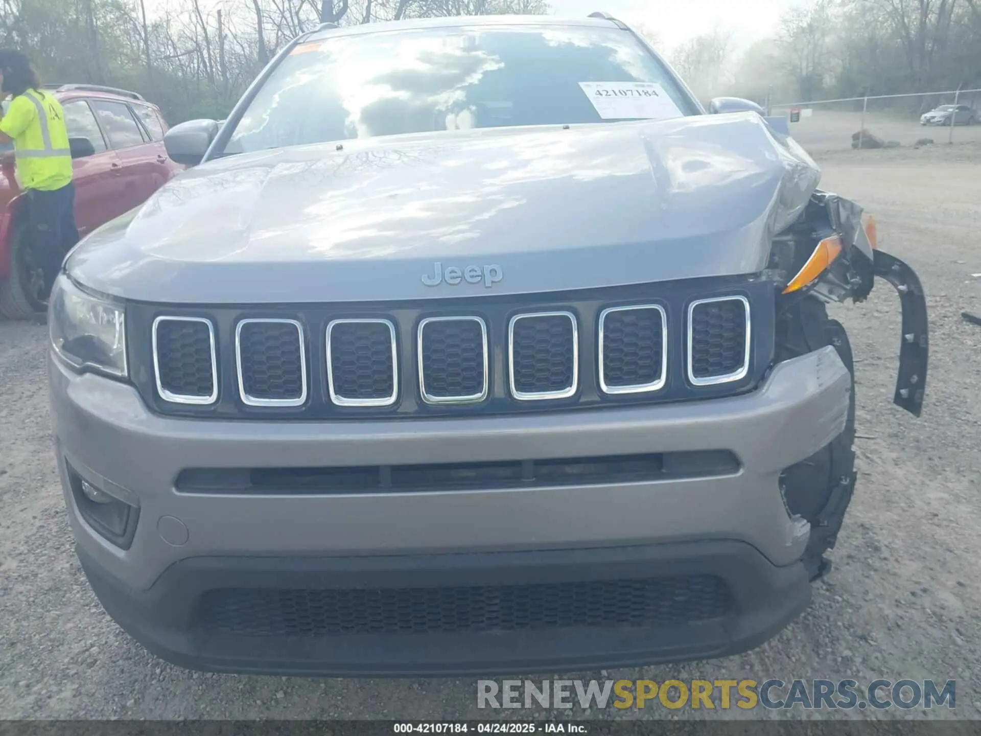 18 Фотография поврежденного автомобиля 3C4NJCBB7KT742453 JEEP COMPASS 2019