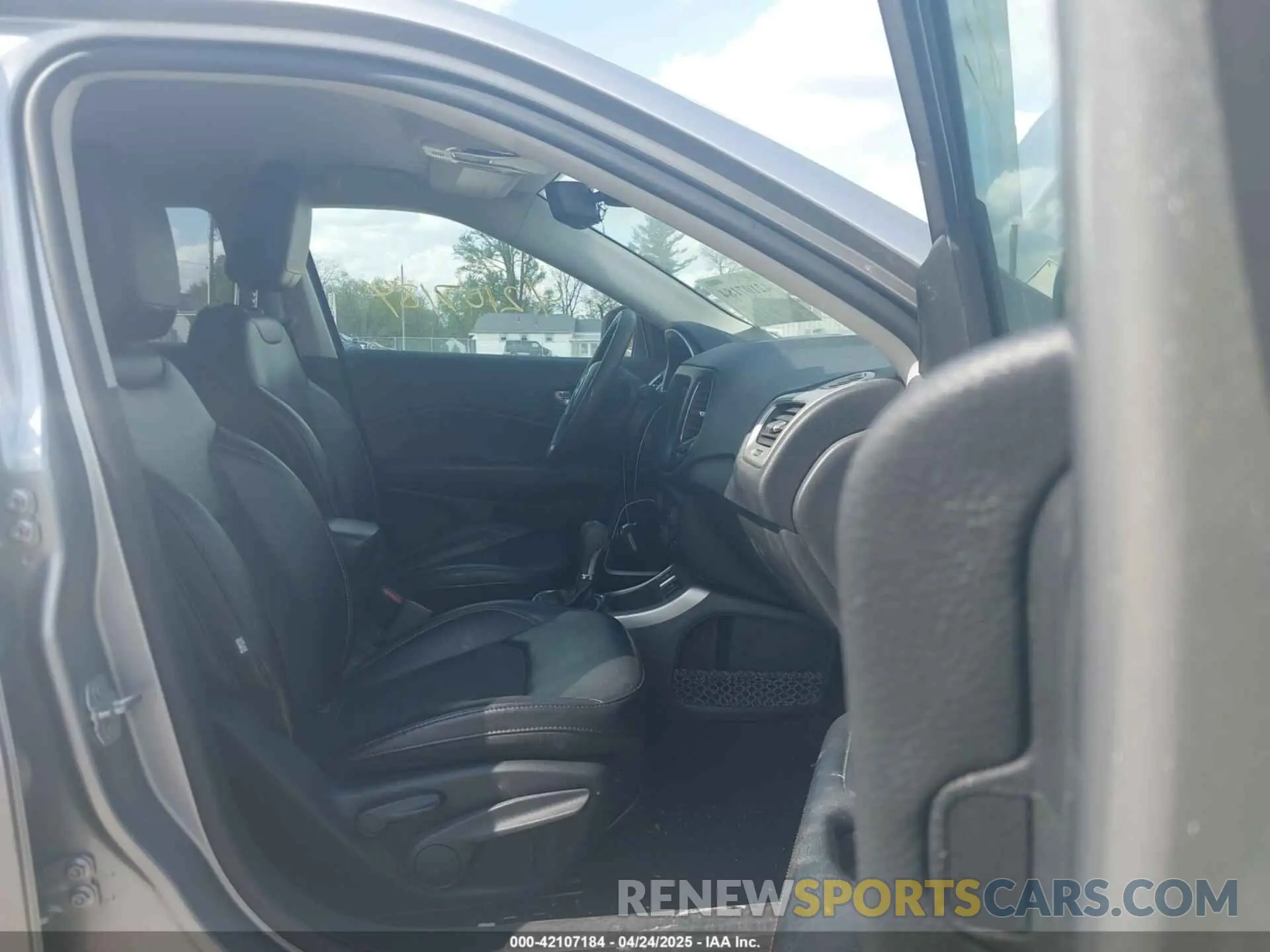 5 Фотография поврежденного автомобиля 3C4NJCBB7KT742453 JEEP COMPASS 2019