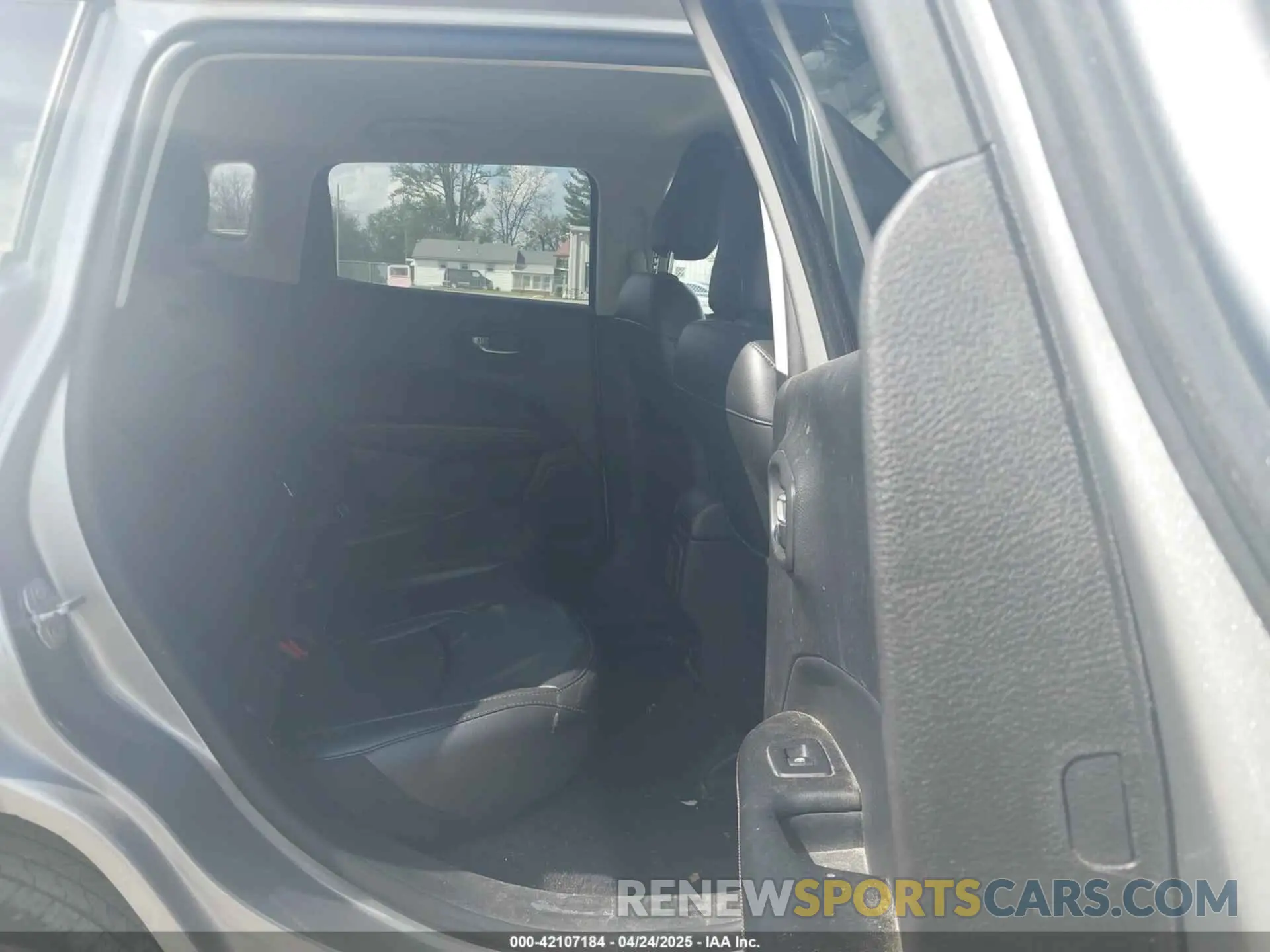 8 Фотография поврежденного автомобиля 3C4NJCBB7KT742453 JEEP COMPASS 2019