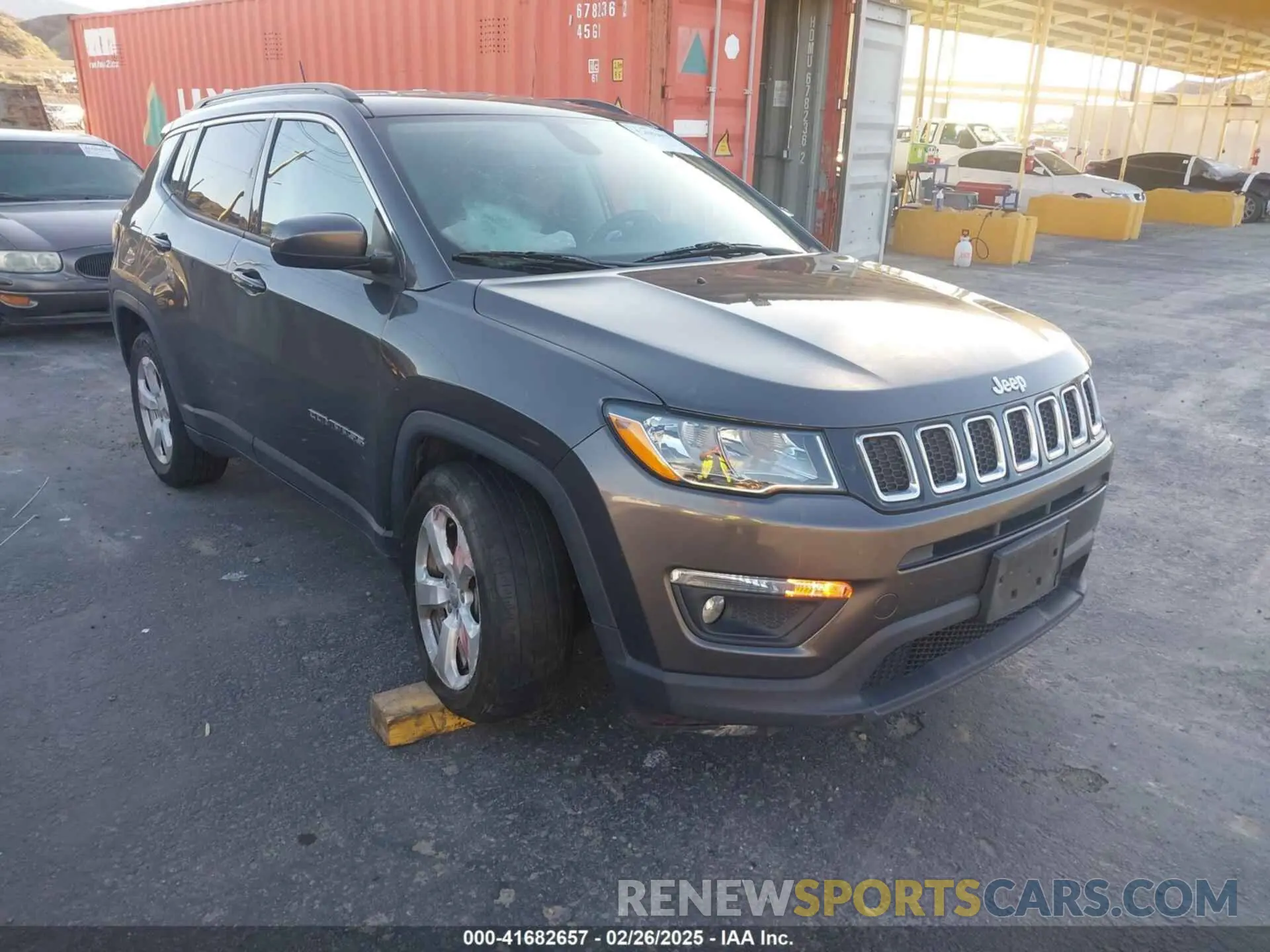 1 Photograph of a damaged car 3C4NJCBB7KT782371 JEEP COMPASS 2019