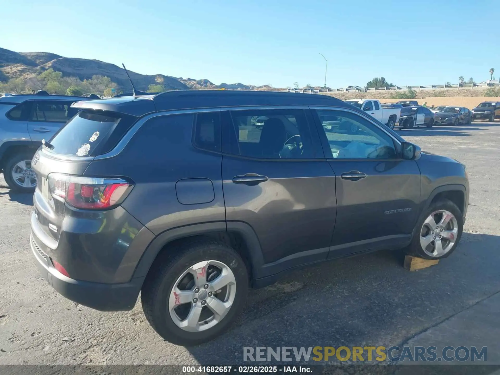 13 Photograph of a damaged car 3C4NJCBB7KT782371 JEEP COMPASS 2019