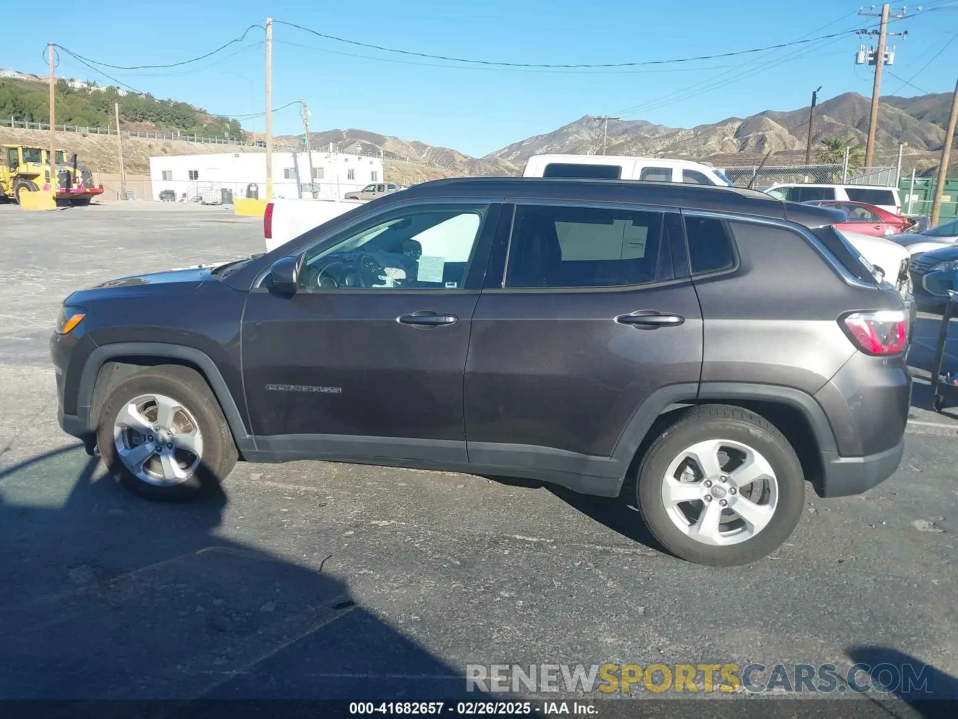 14 Photograph of a damaged car 3C4NJCBB7KT782371 JEEP COMPASS 2019