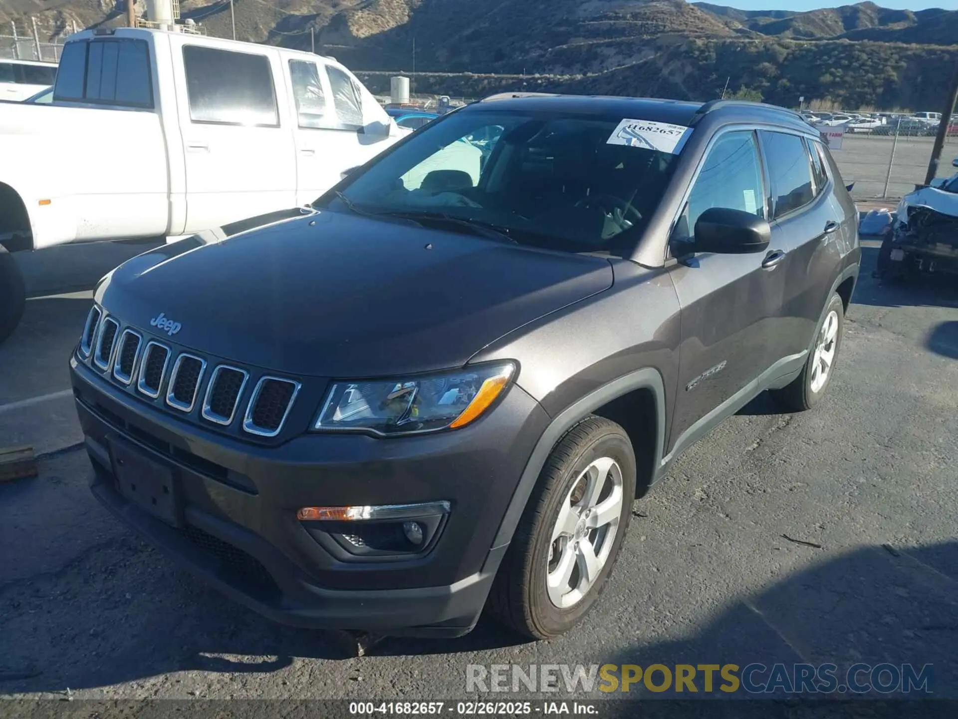 2 Photograph of a damaged car 3C4NJCBB7KT782371 JEEP COMPASS 2019
