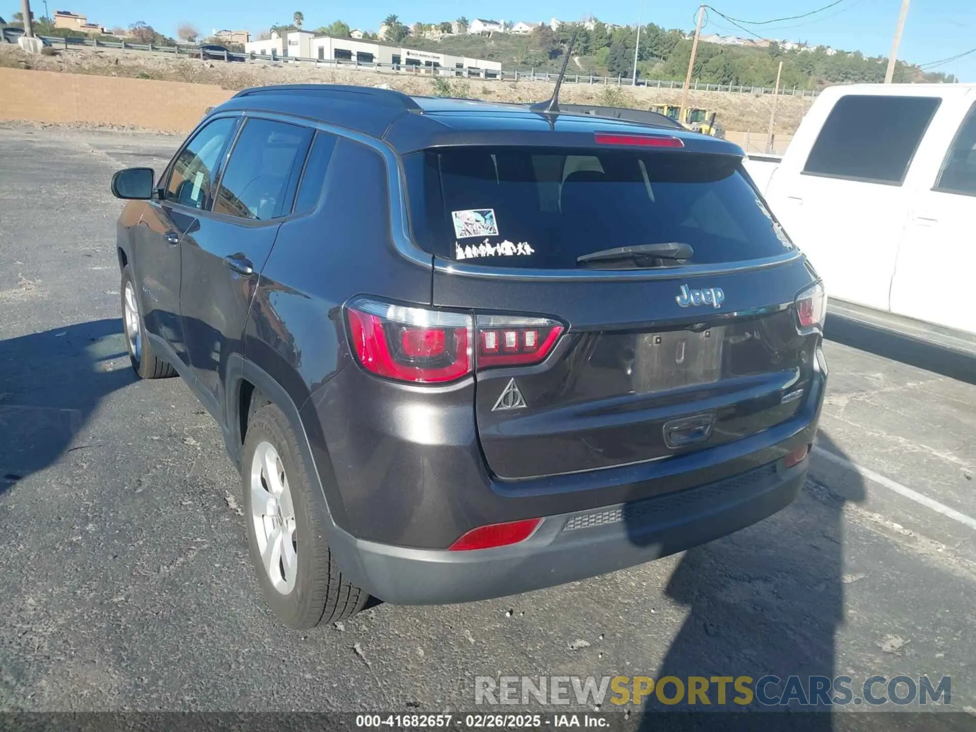 3 Photograph of a damaged car 3C4NJCBB7KT782371 JEEP COMPASS 2019