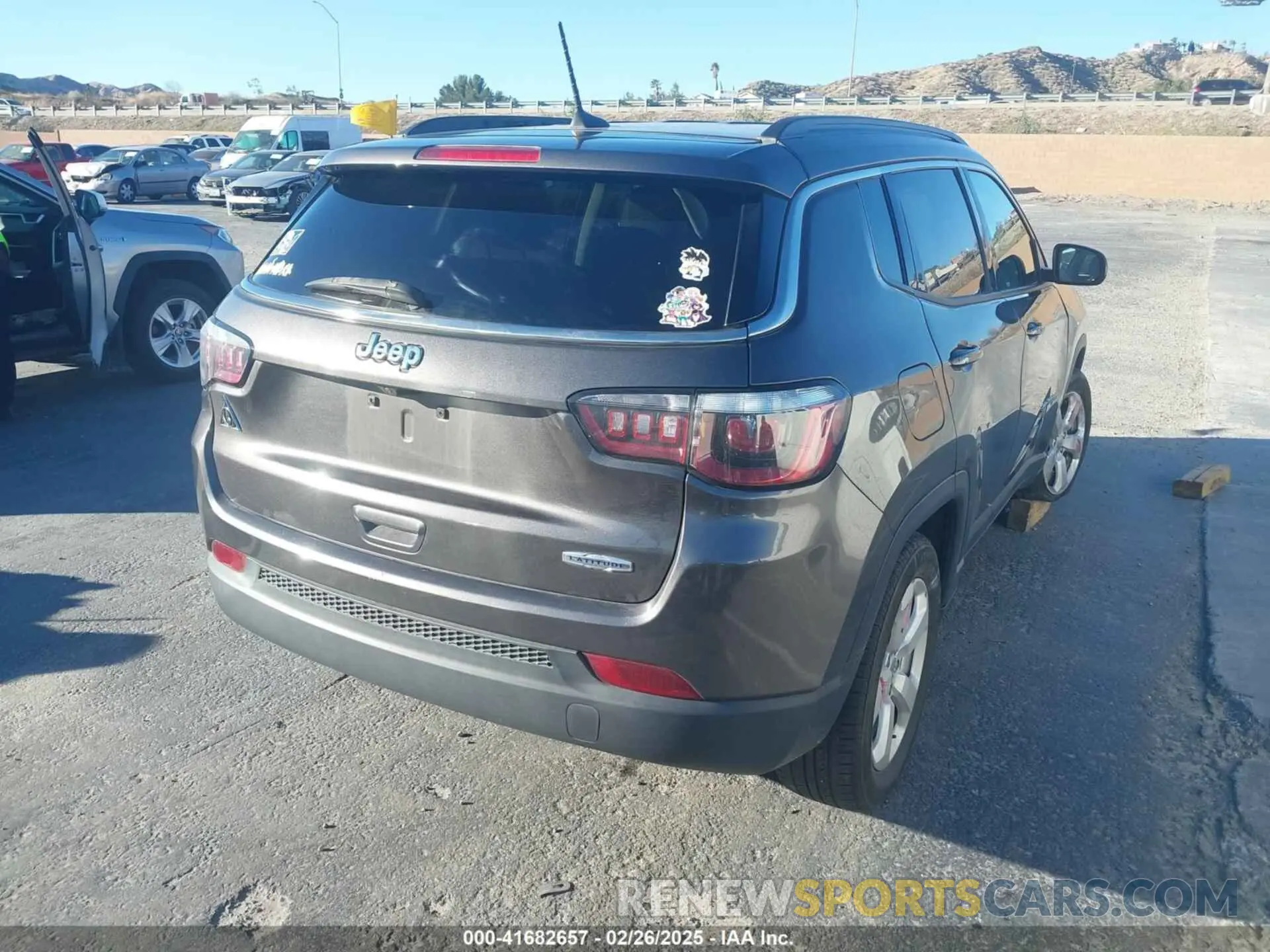 4 Photograph of a damaged car 3C4NJCBB7KT782371 JEEP COMPASS 2019