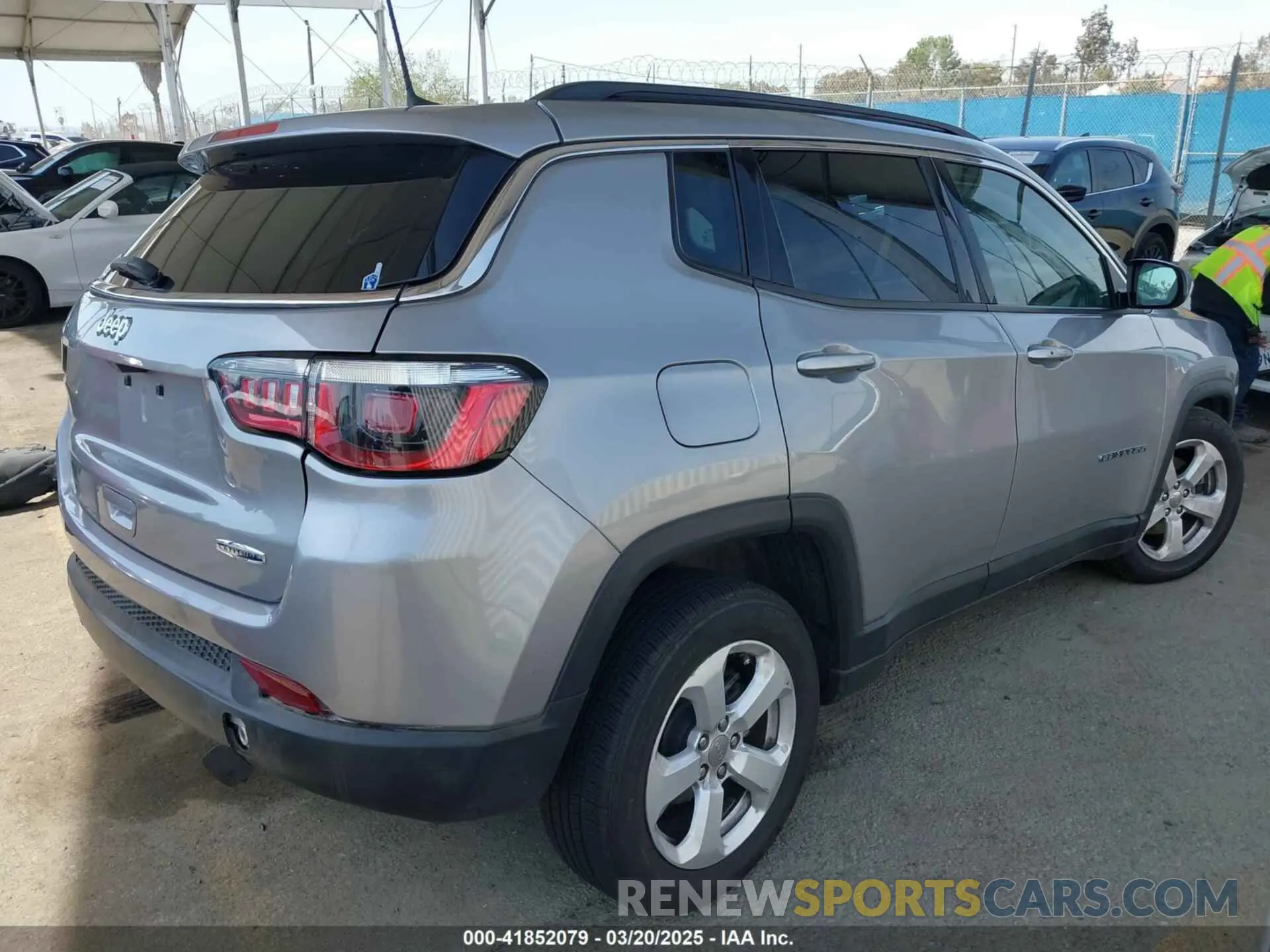 4 Фотография поврежденного автомобиля 3C4NJCBB7KT833187 JEEP COMPASS 2019