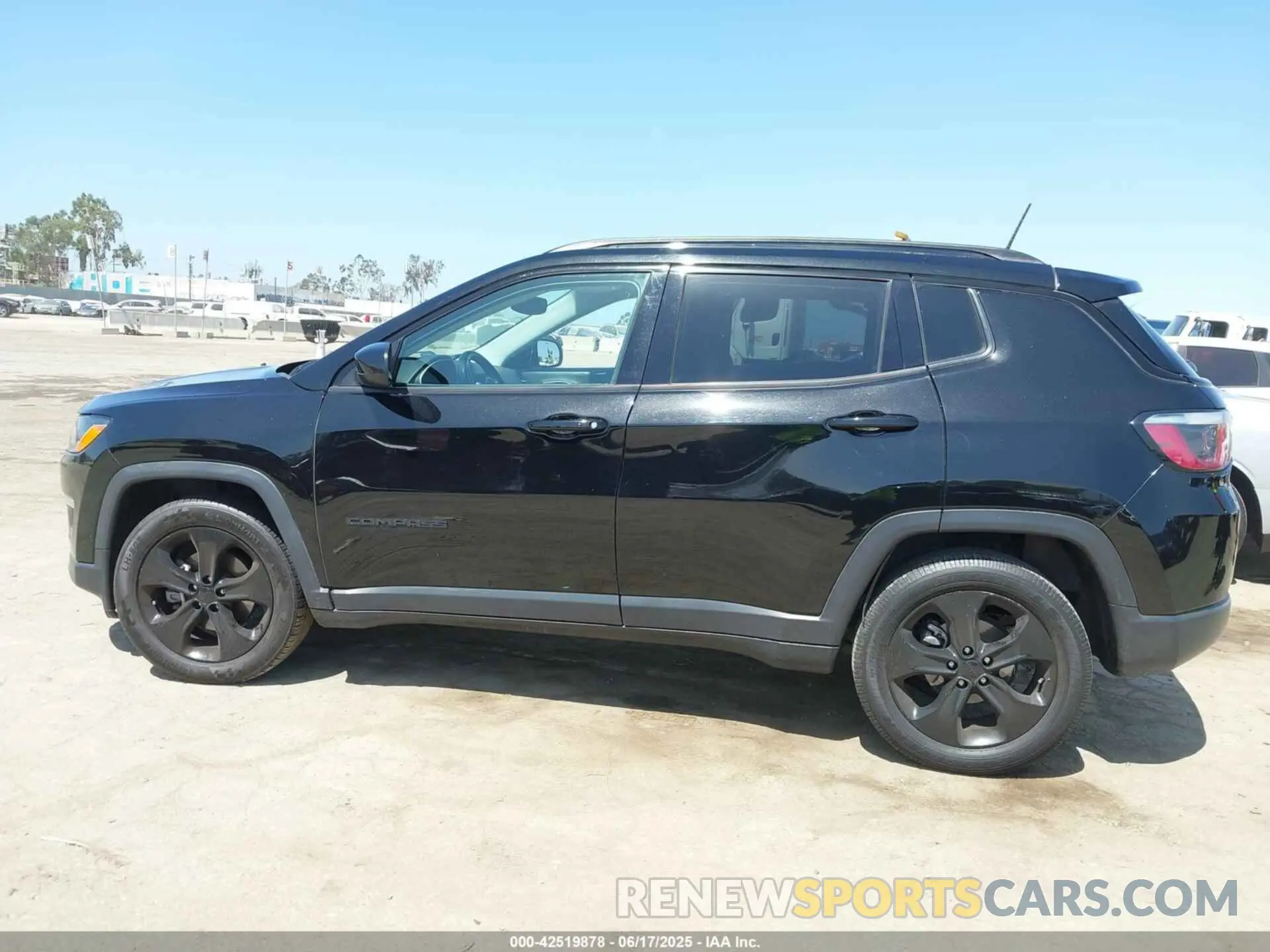13 Photograph of a damaged car 3C4NJCBB8KT727170 JEEP COMPASS 2019