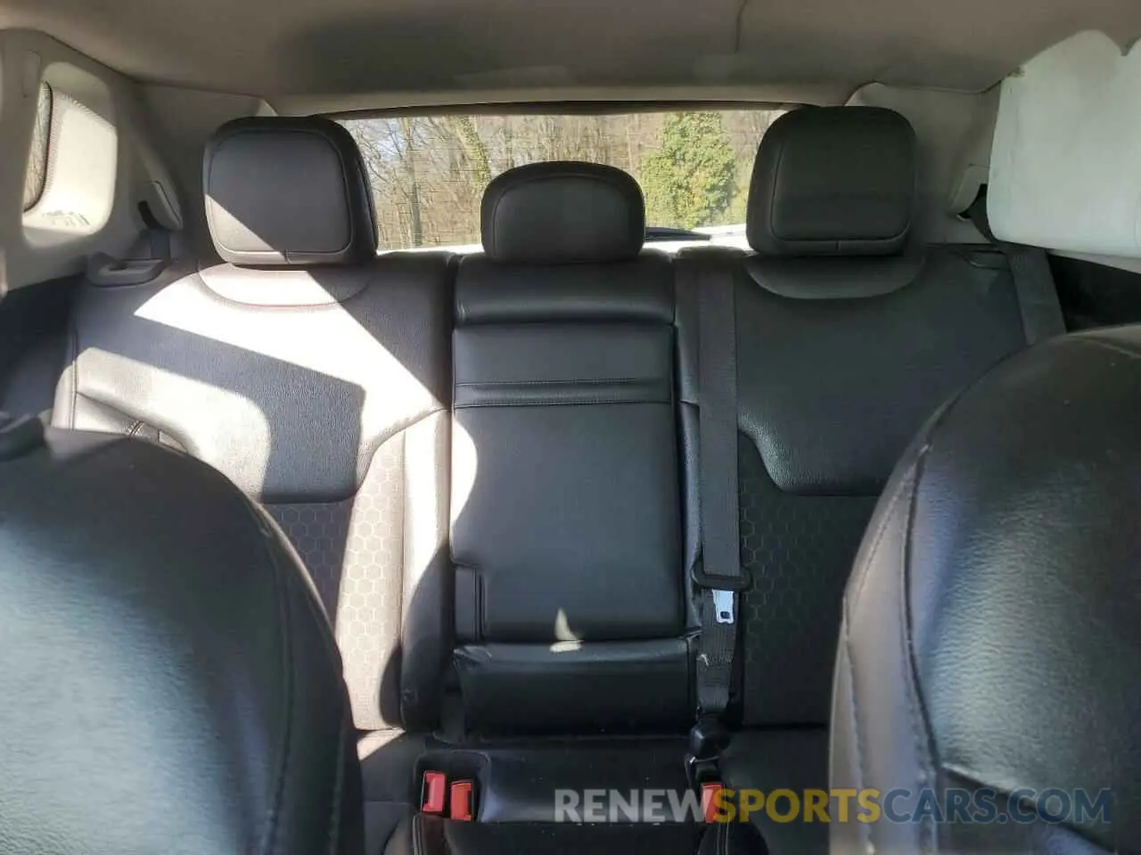 10 Photograph of a damaged car 3C4NJCBB9KT614537 JEEP COMPASS 2019