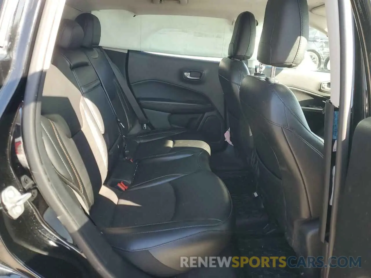 11 Photograph of a damaged car 3C4NJCBB9KT614537 JEEP COMPASS 2019