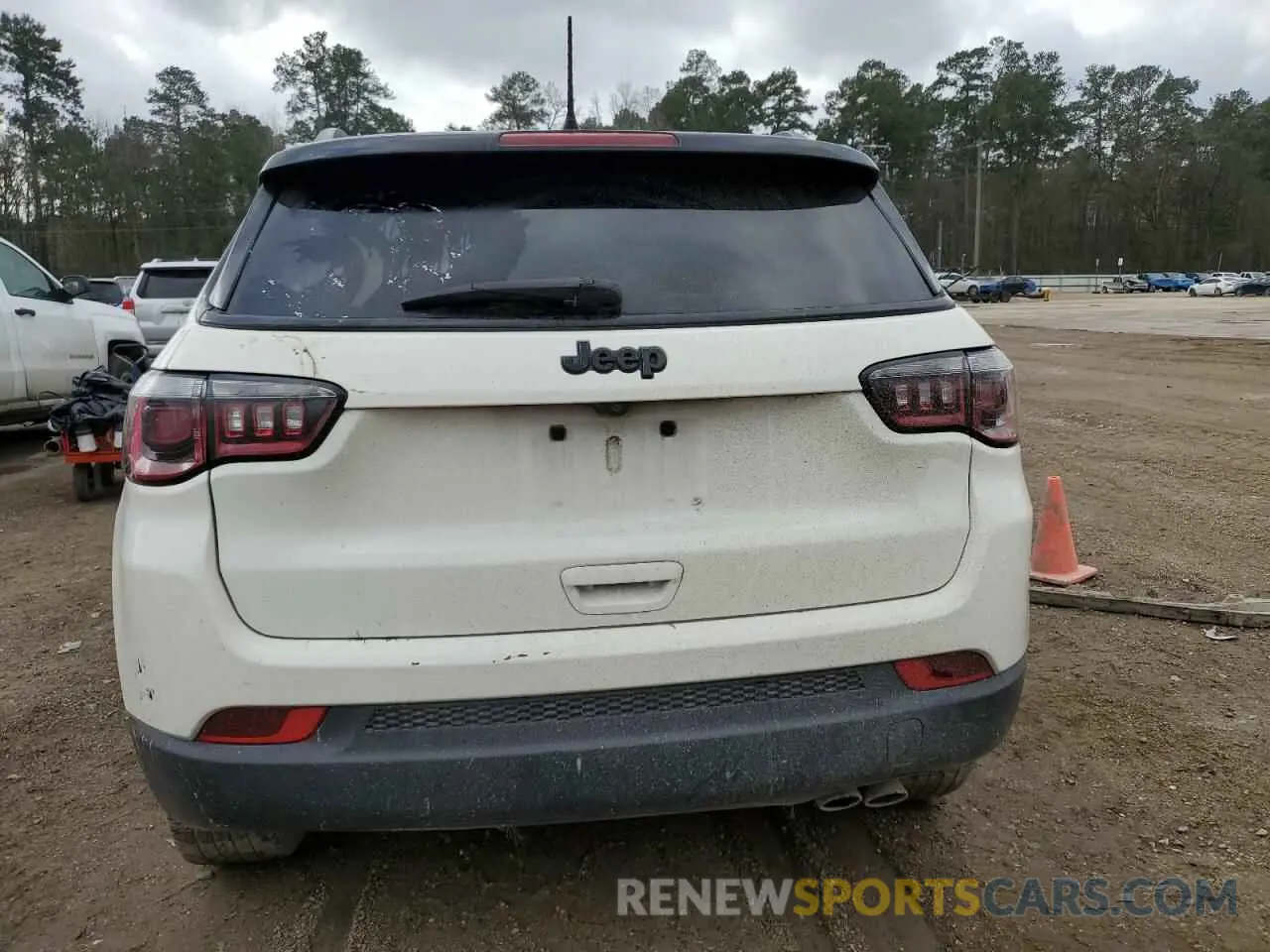 6 Photograph of a damaged car 3C4NJCBB9KT664922 JEEP COMPASS 2019