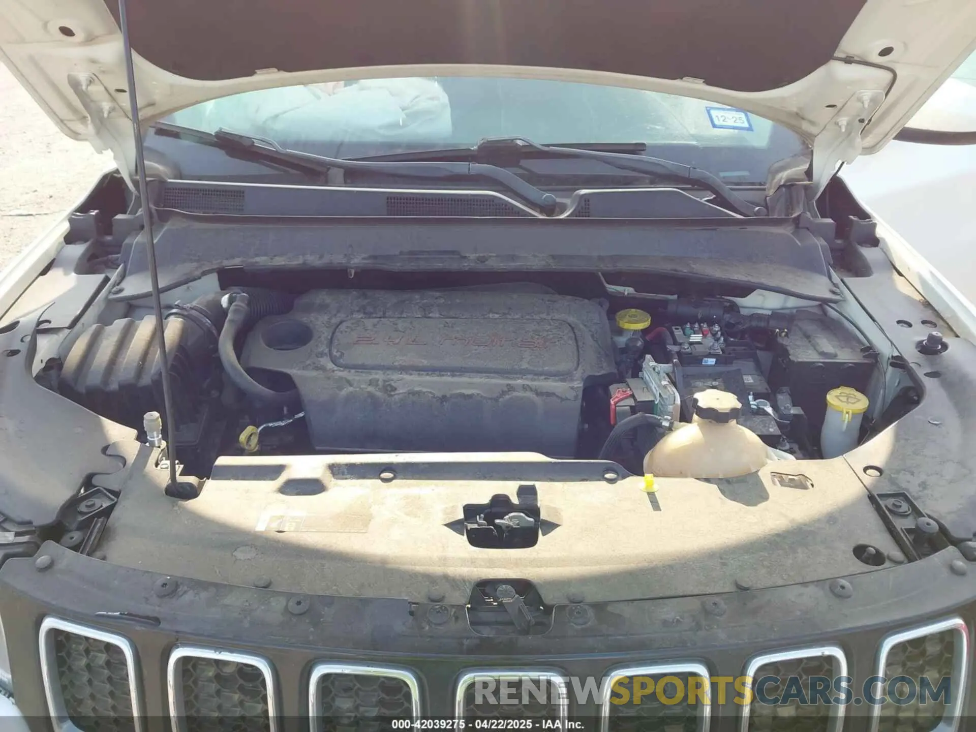 10 Photograph of a damaged car 3C4NJCBB9KT677508 JEEP COMPASS 2019
