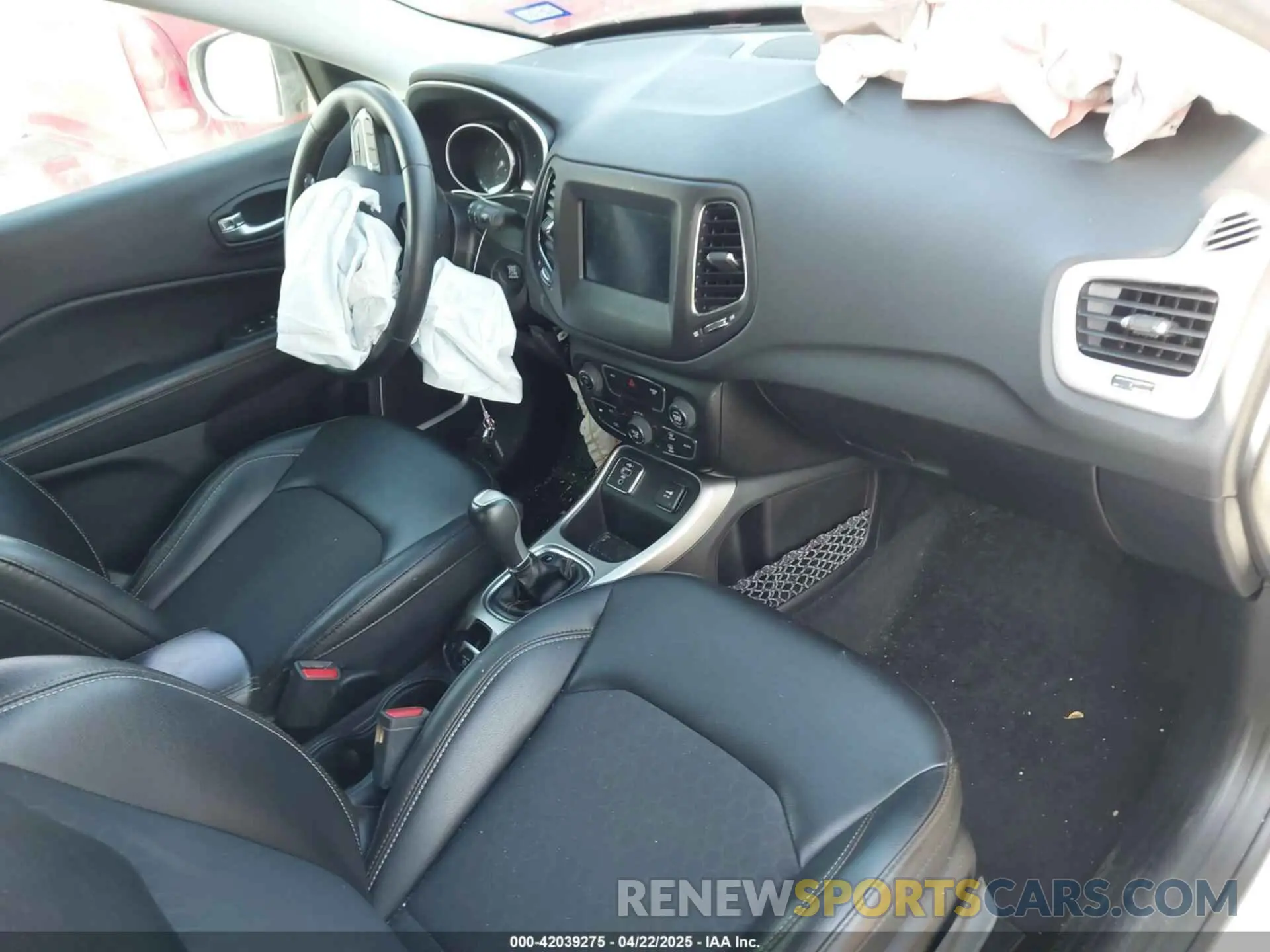 5 Photograph of a damaged car 3C4NJCBB9KT677508 JEEP COMPASS 2019
