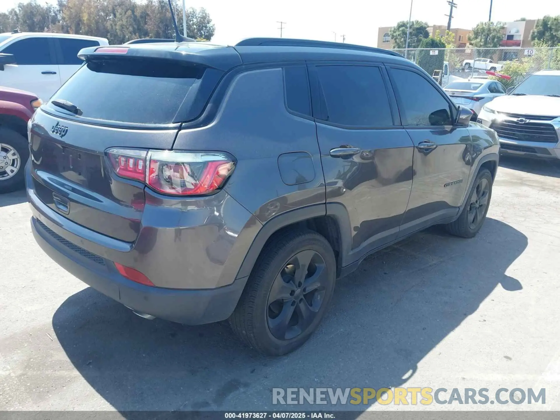 4 Photograph of a damaged car 3C4NJCBB9KT832669 JEEP COMPASS 2019