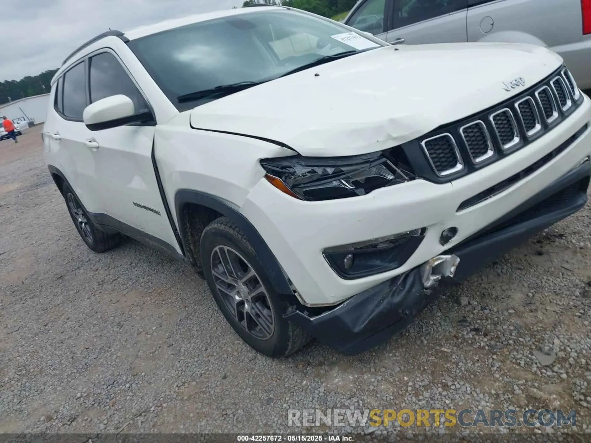 18 Фотография поврежденного автомобиля 3C4NJCBBXKT699338 JEEP COMPASS 2019
