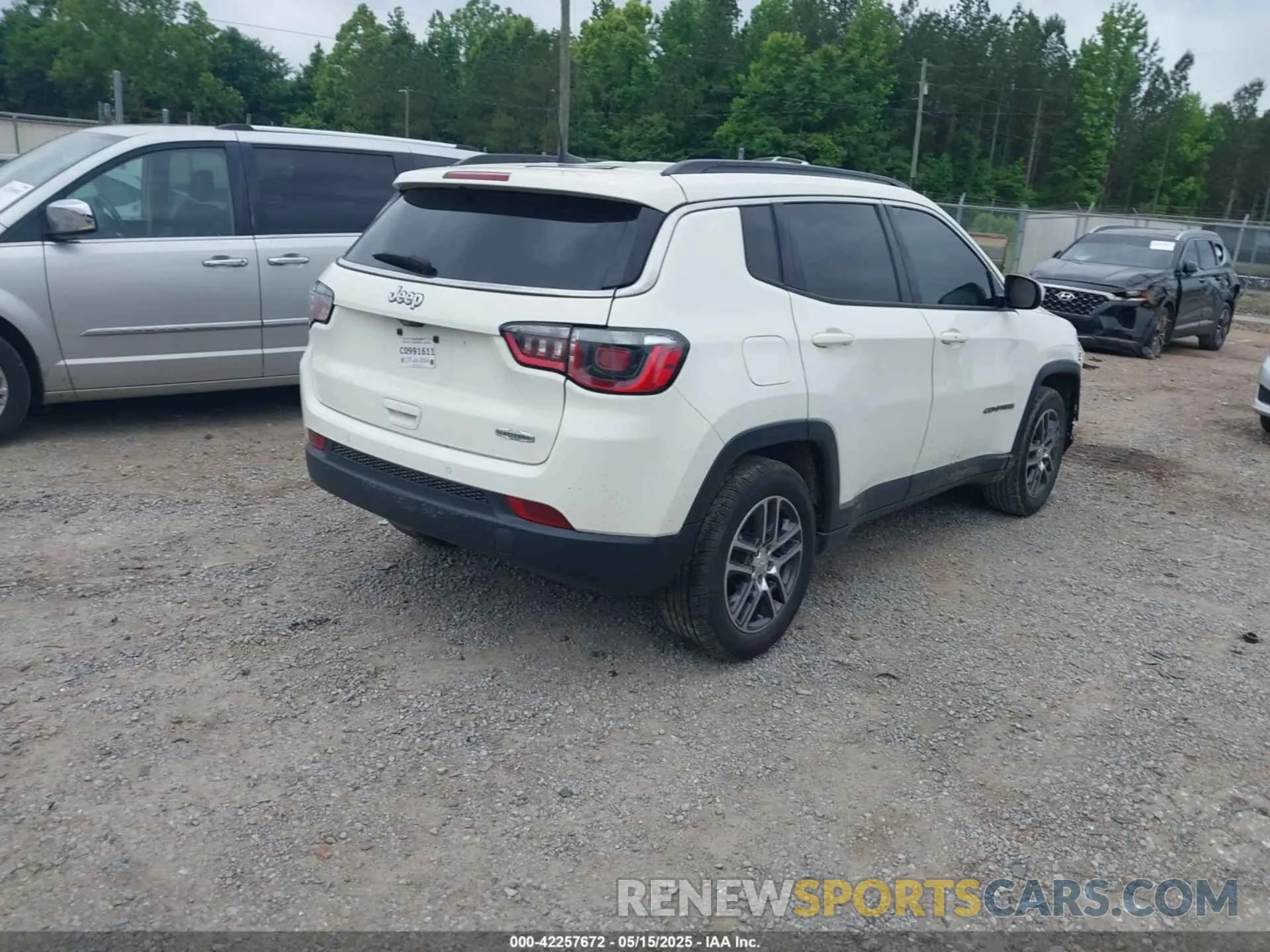 4 Фотография поврежденного автомобиля 3C4NJCBBXKT699338 JEEP COMPASS 2019
