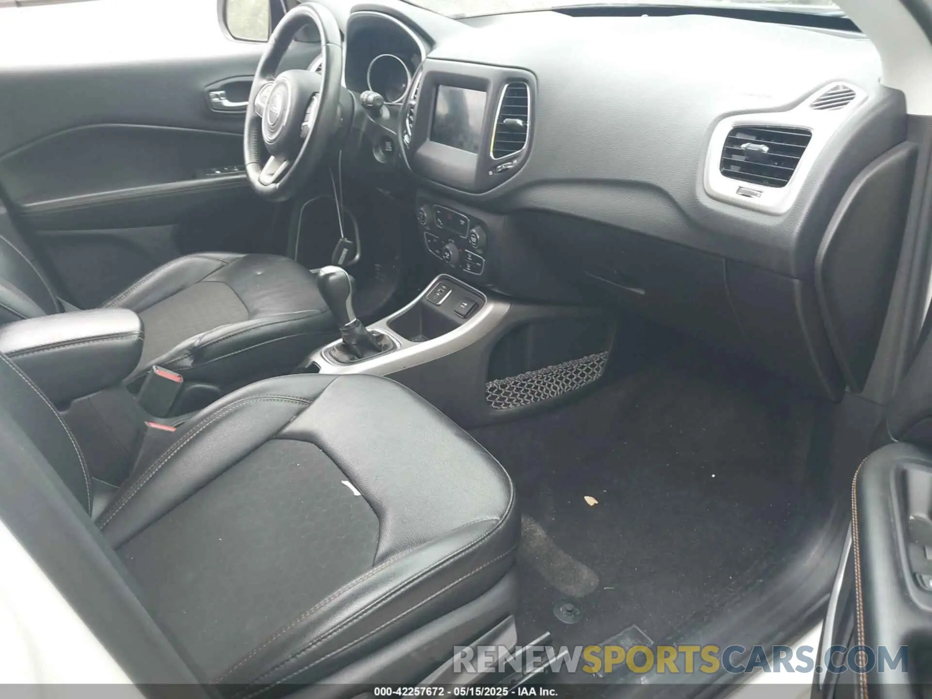 5 Фотография поврежденного автомобиля 3C4NJCBBXKT699338 JEEP COMPASS 2019
