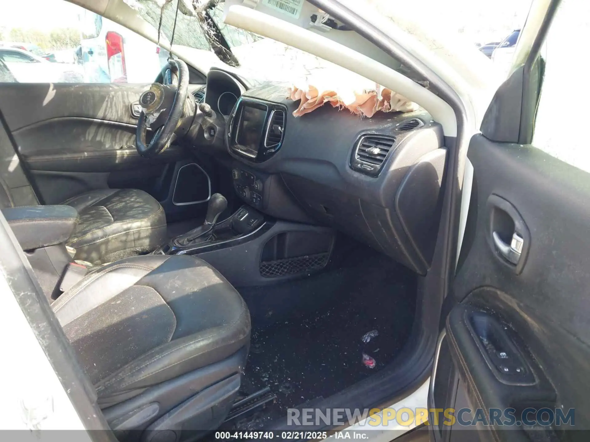 5 Фотография поврежденного автомобиля 3C4NJCCB1KT675802 JEEP COMPASS 2019