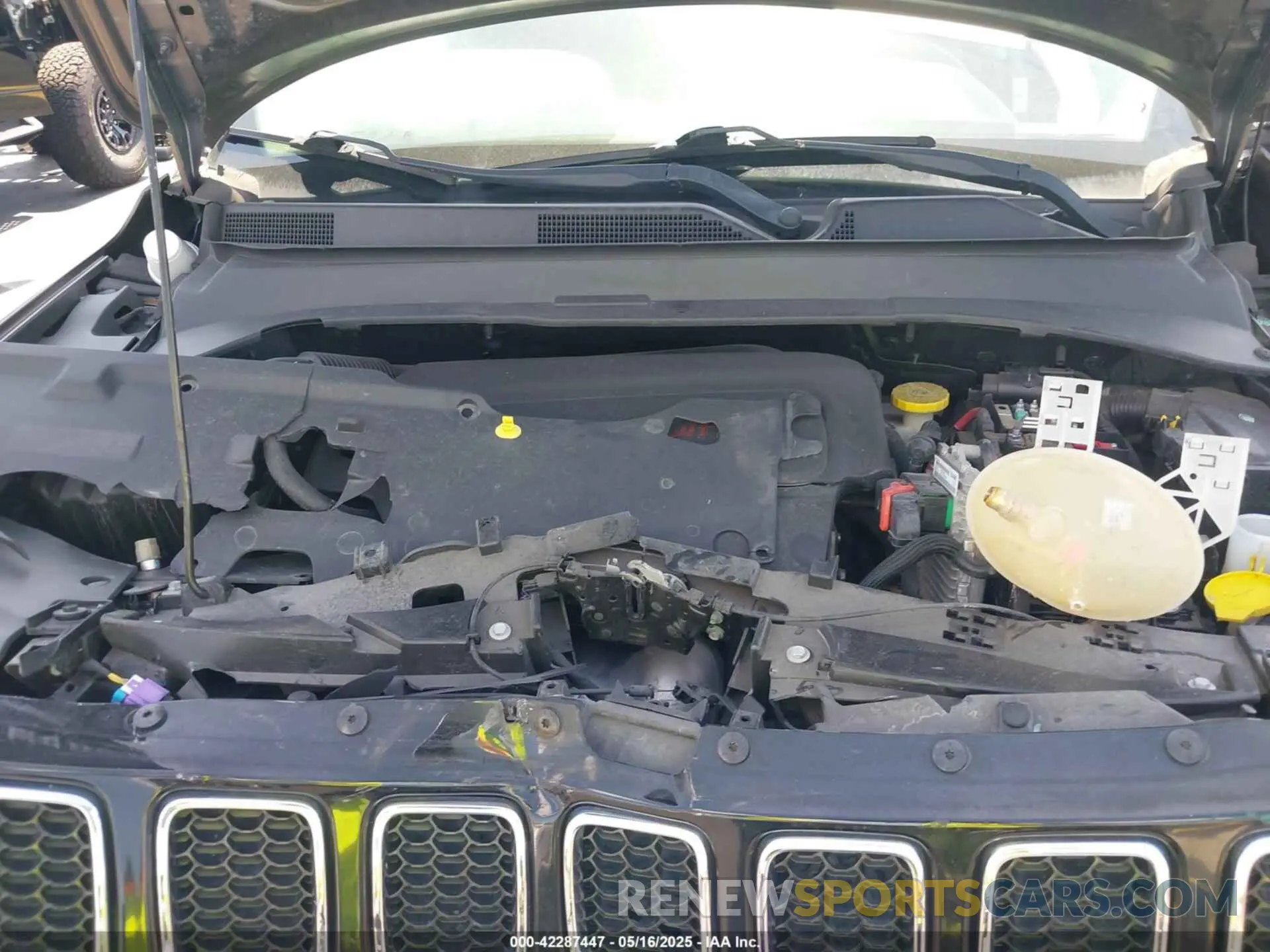 10 Фотография поврежденного автомобиля 3C4NJCCB2KT660077 JEEP COMPASS 2019