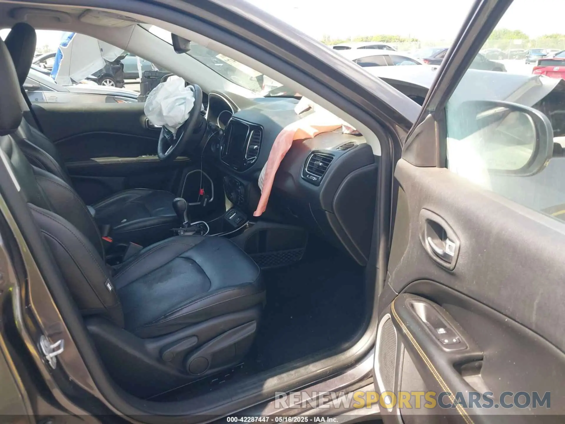 5 Фотография поврежденного автомобиля 3C4NJCCB2KT660077 JEEP COMPASS 2019