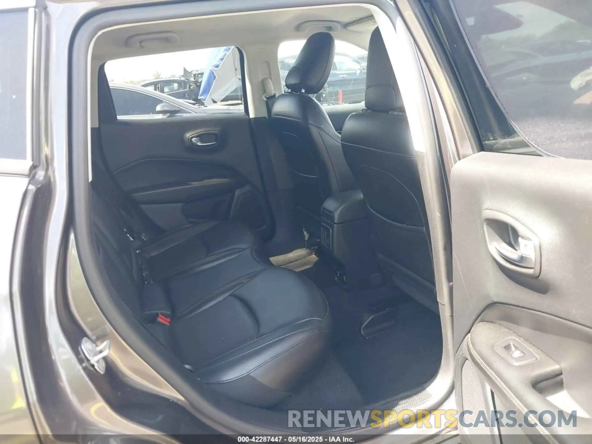 8 Фотография поврежденного автомобиля 3C4NJCCB2KT660077 JEEP COMPASS 2019
