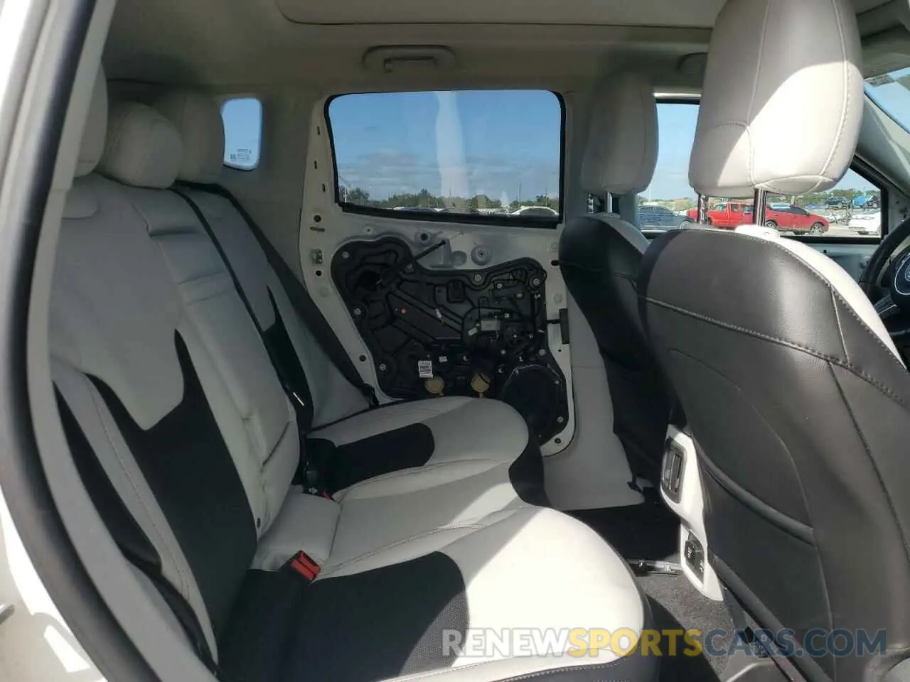 11 Фотография поврежденного автомобиля 3C4NJCCB3KT782818 JEEP COMPASS 2019