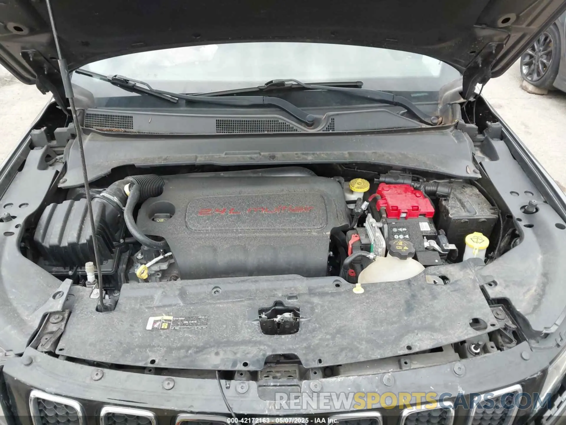 10 Photograph of a damaged car 3C4NJCCB7KT777783 JEEP COMPASS 2019