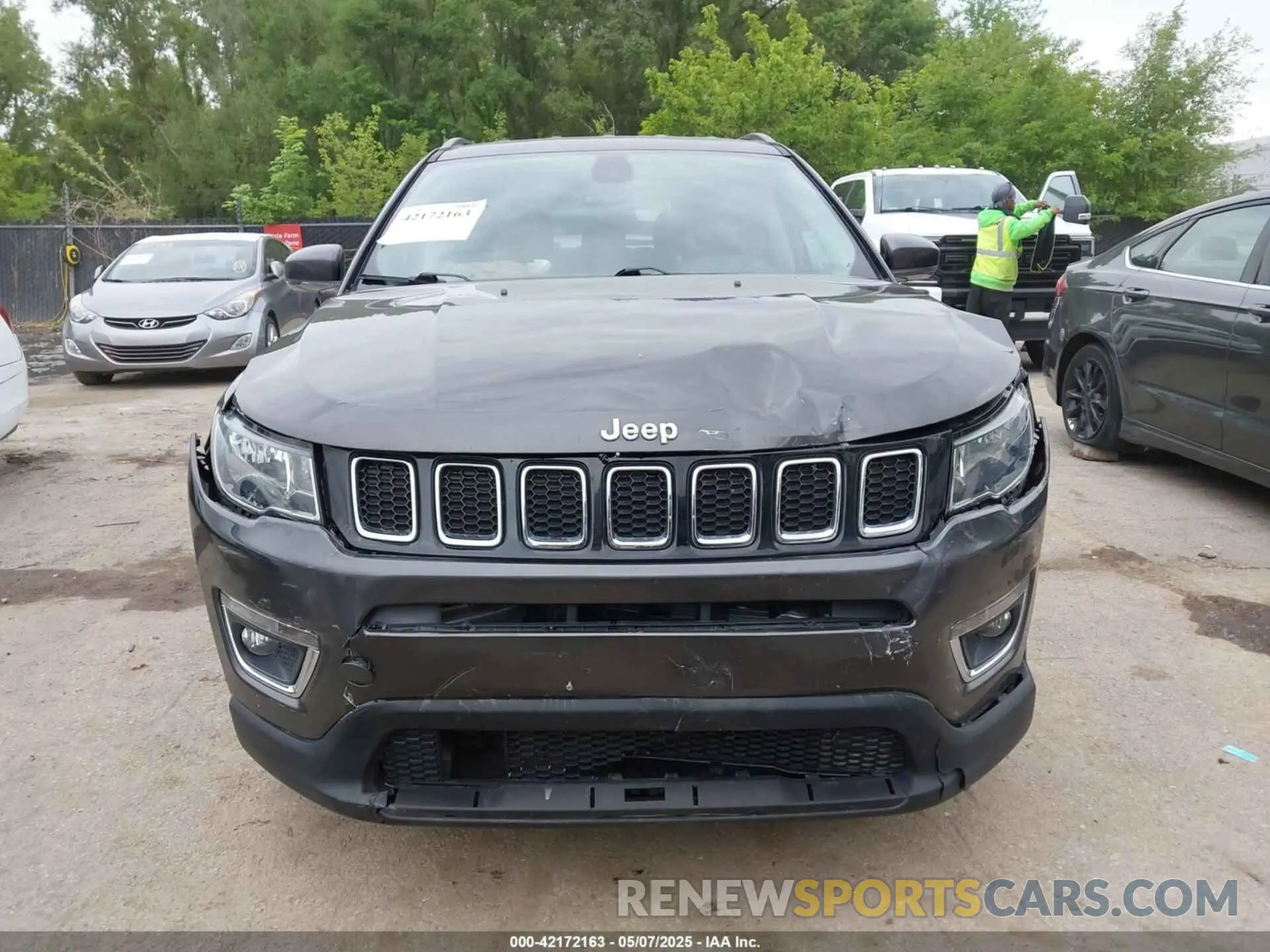 13 Photograph of a damaged car 3C4NJCCB7KT777783 JEEP COMPASS 2019