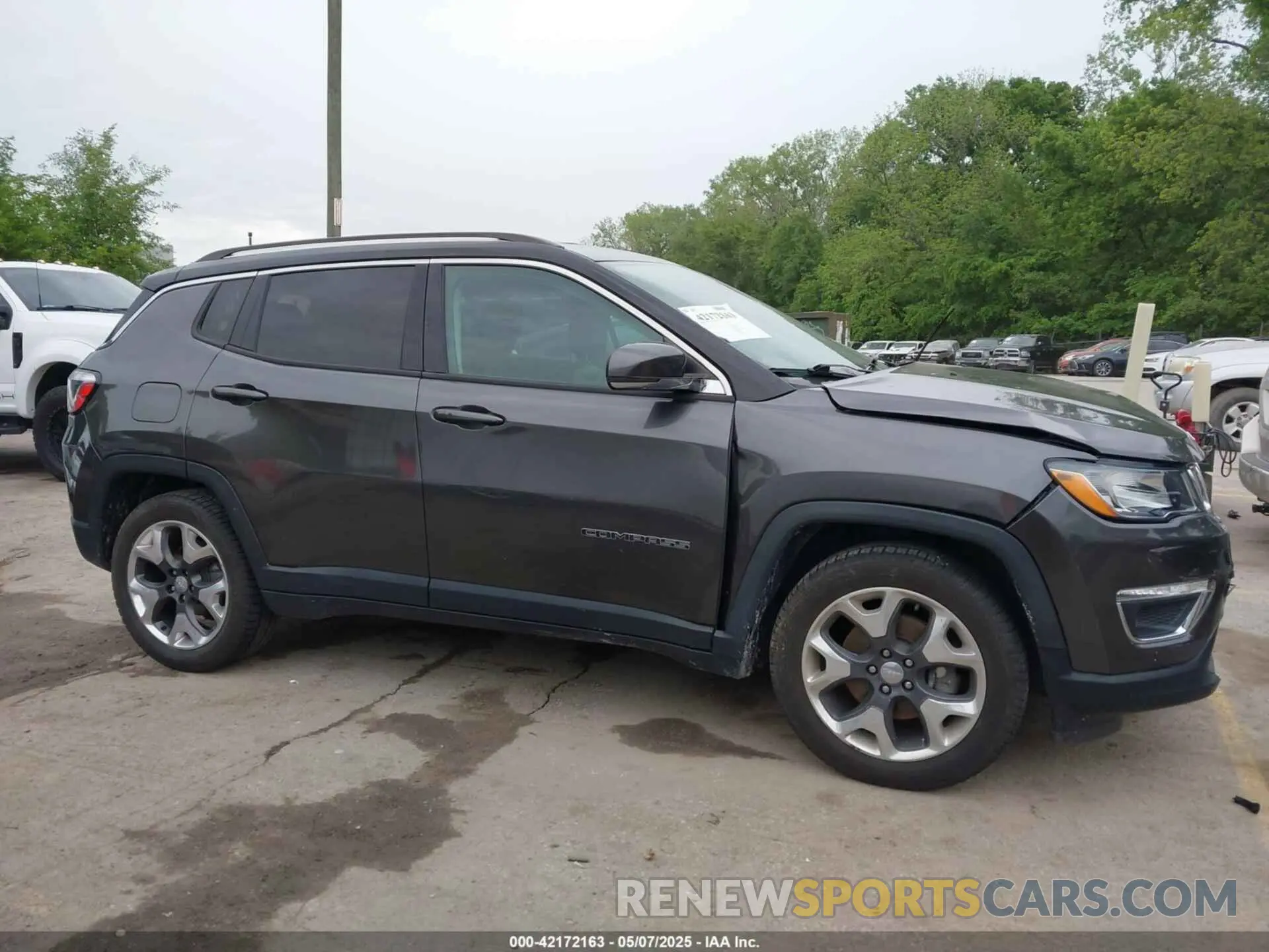 14 Photograph of a damaged car 3C4NJCCB7KT777783 JEEP COMPASS 2019