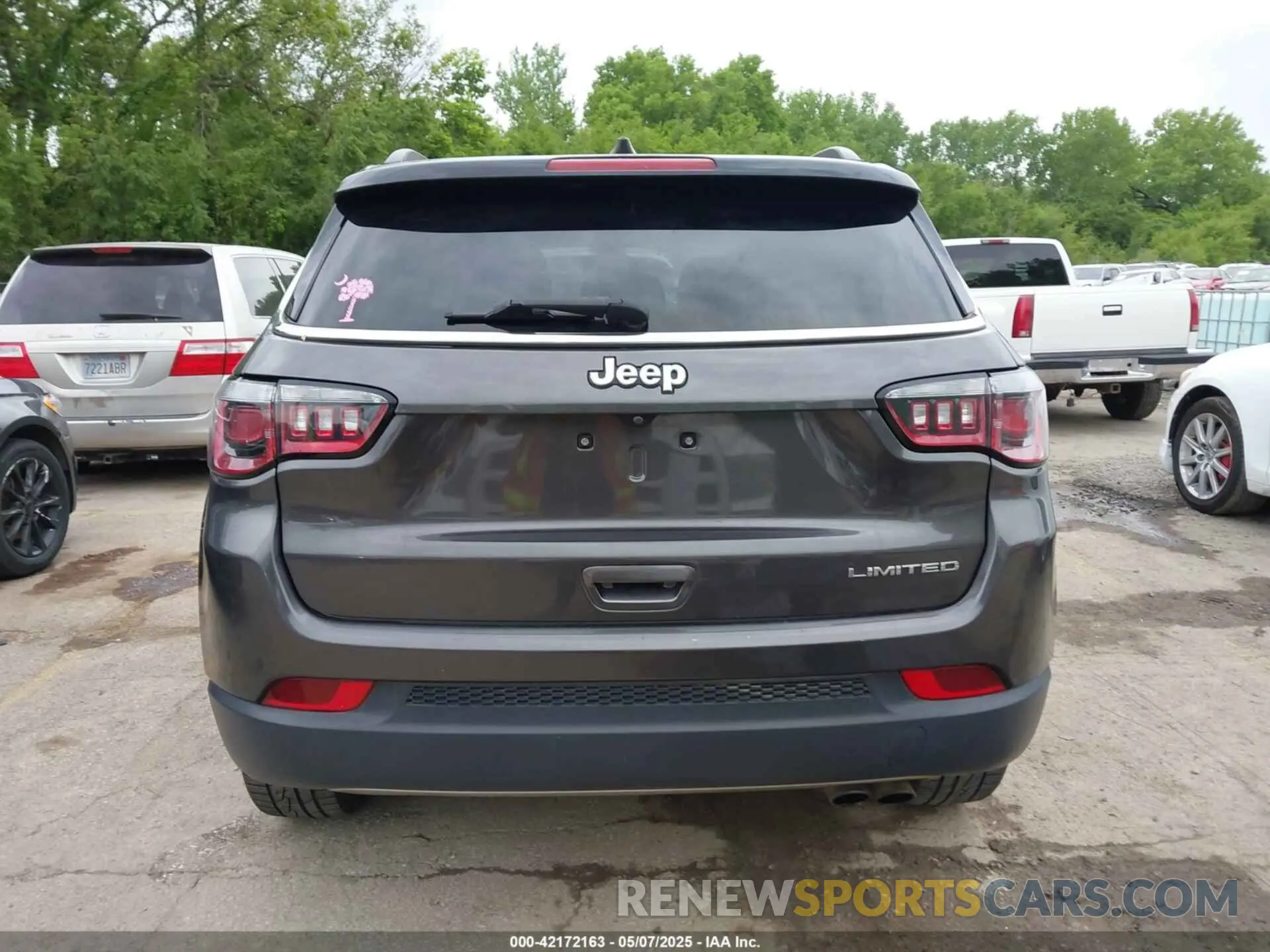17 Photograph of a damaged car 3C4NJCCB7KT777783 JEEP COMPASS 2019