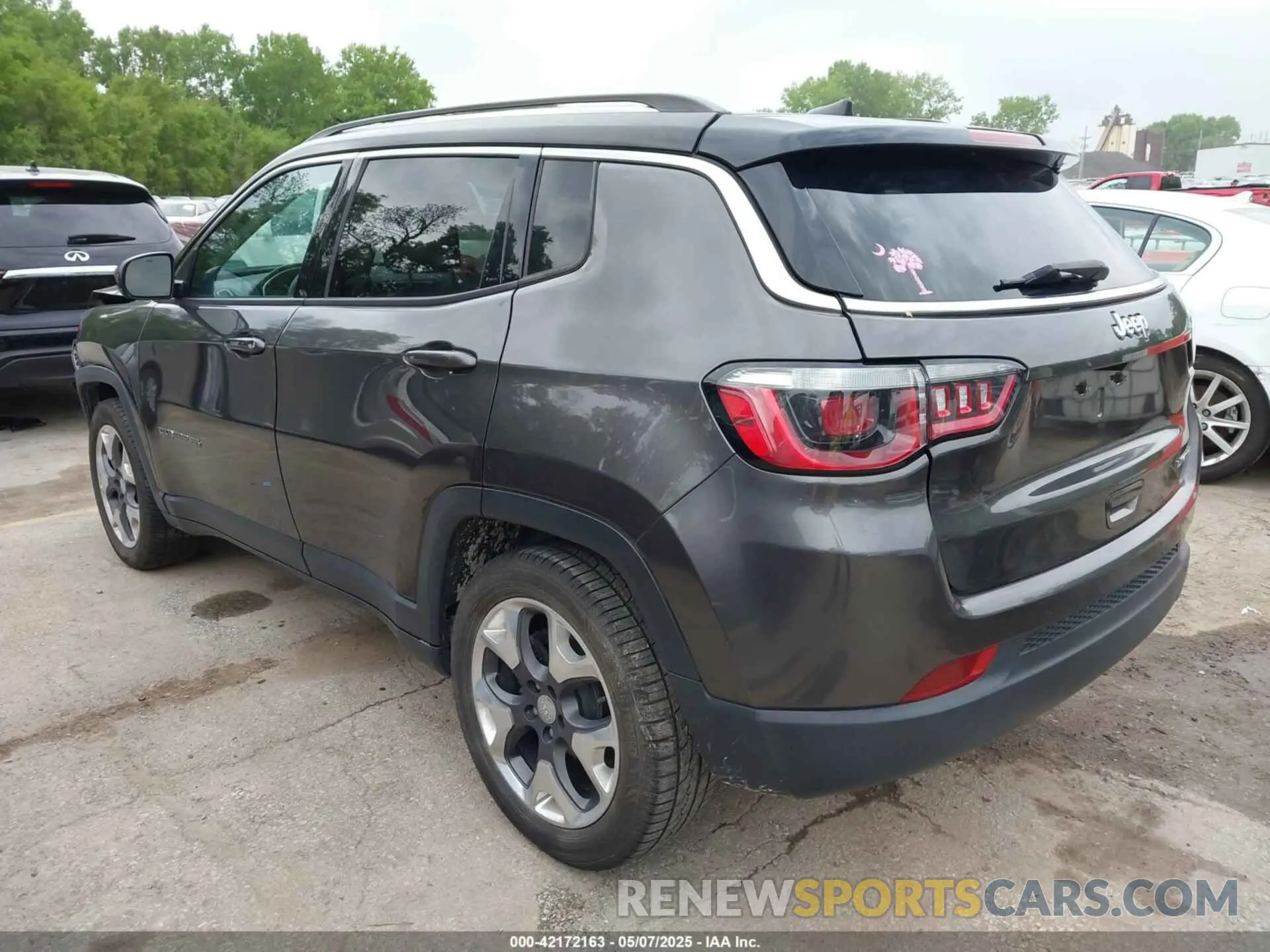 3 Photograph of a damaged car 3C4NJCCB7KT777783 JEEP COMPASS 2019