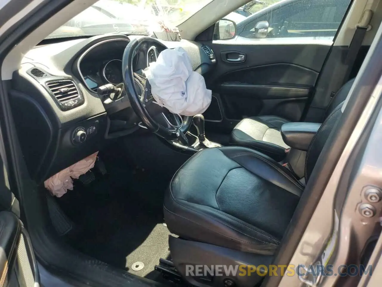 7 Photograph of a damaged car 3C4NJCCB8KT675599 JEEP COMPASS 2019