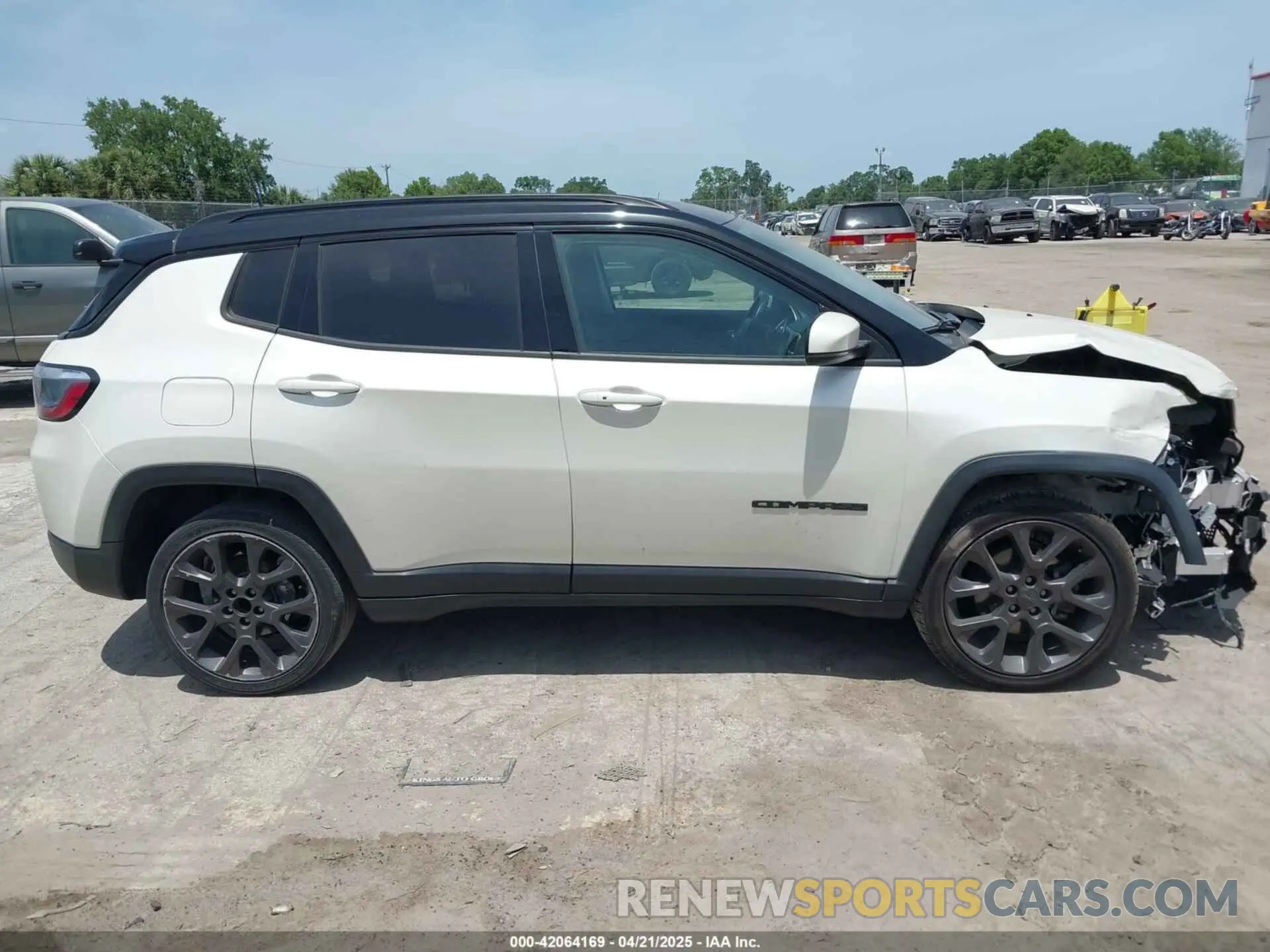 13 Фотография поврежденного автомобиля 3C4NJCCB8KT757610 JEEP COMPASS 2019